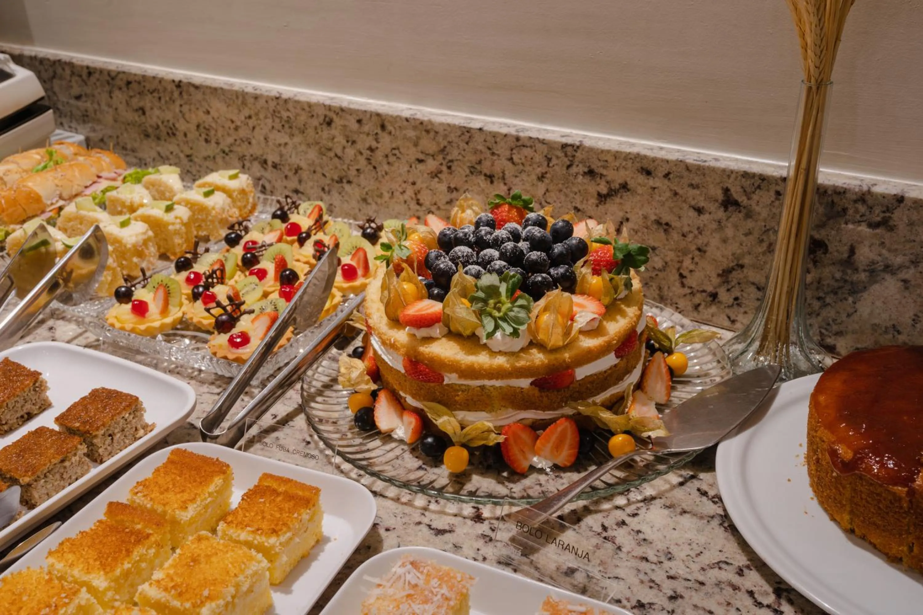 Continental breakfast in Hotel Caiuá