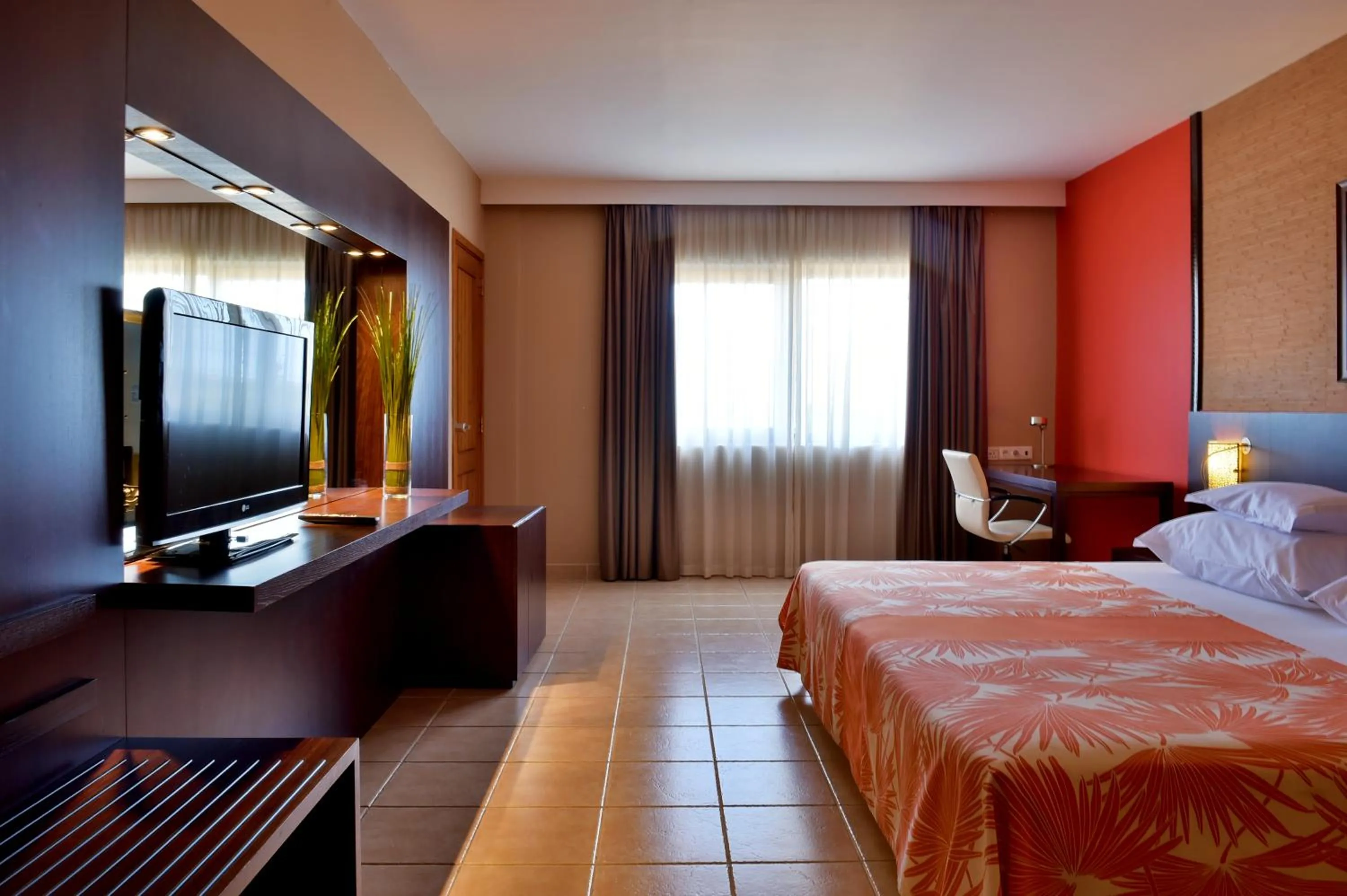 Photo of the whole room, Bed in Pestana Tropico Ocean & City Hotel