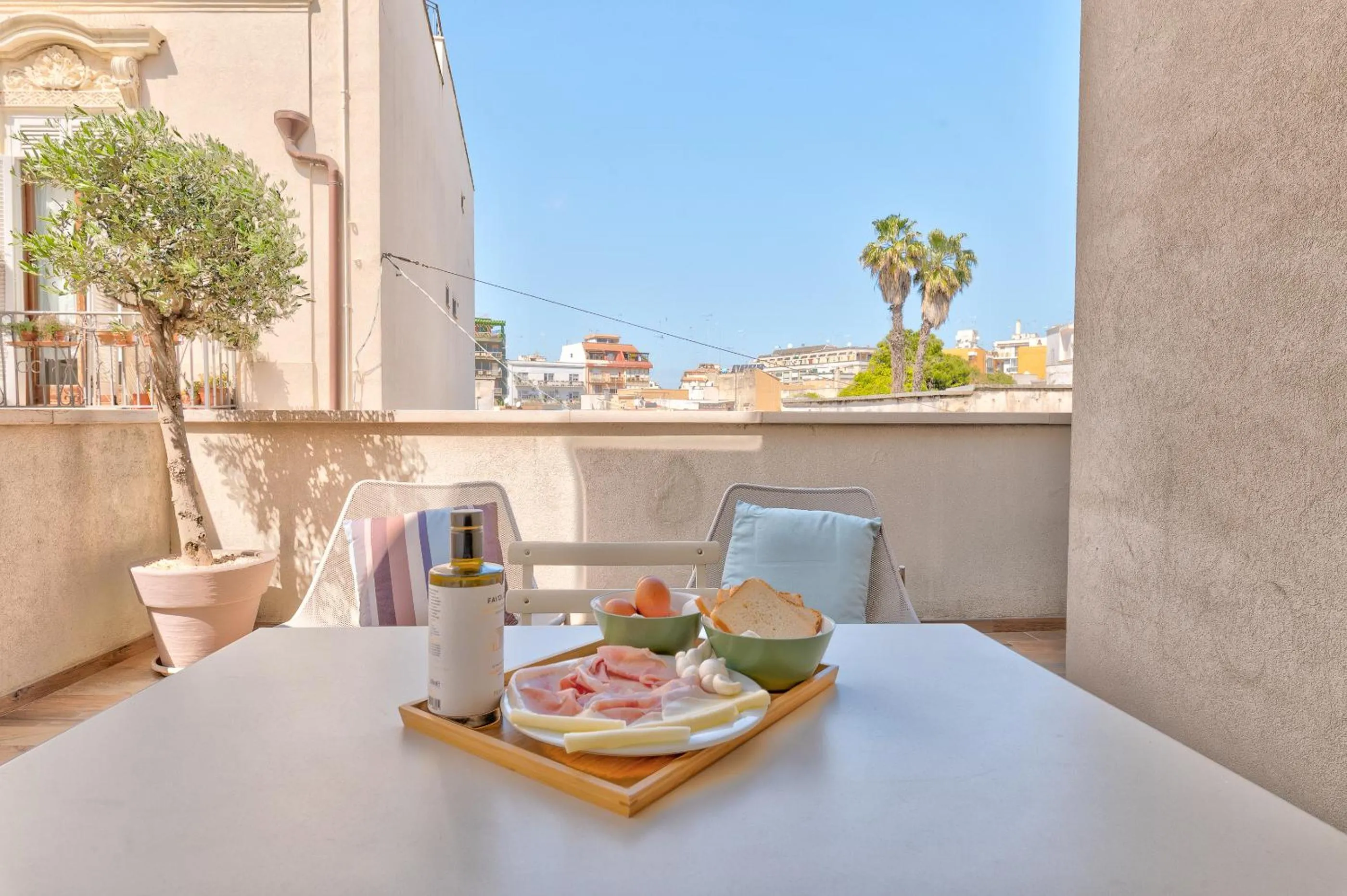 Day in Santo Stefano Raro Rooms Collection