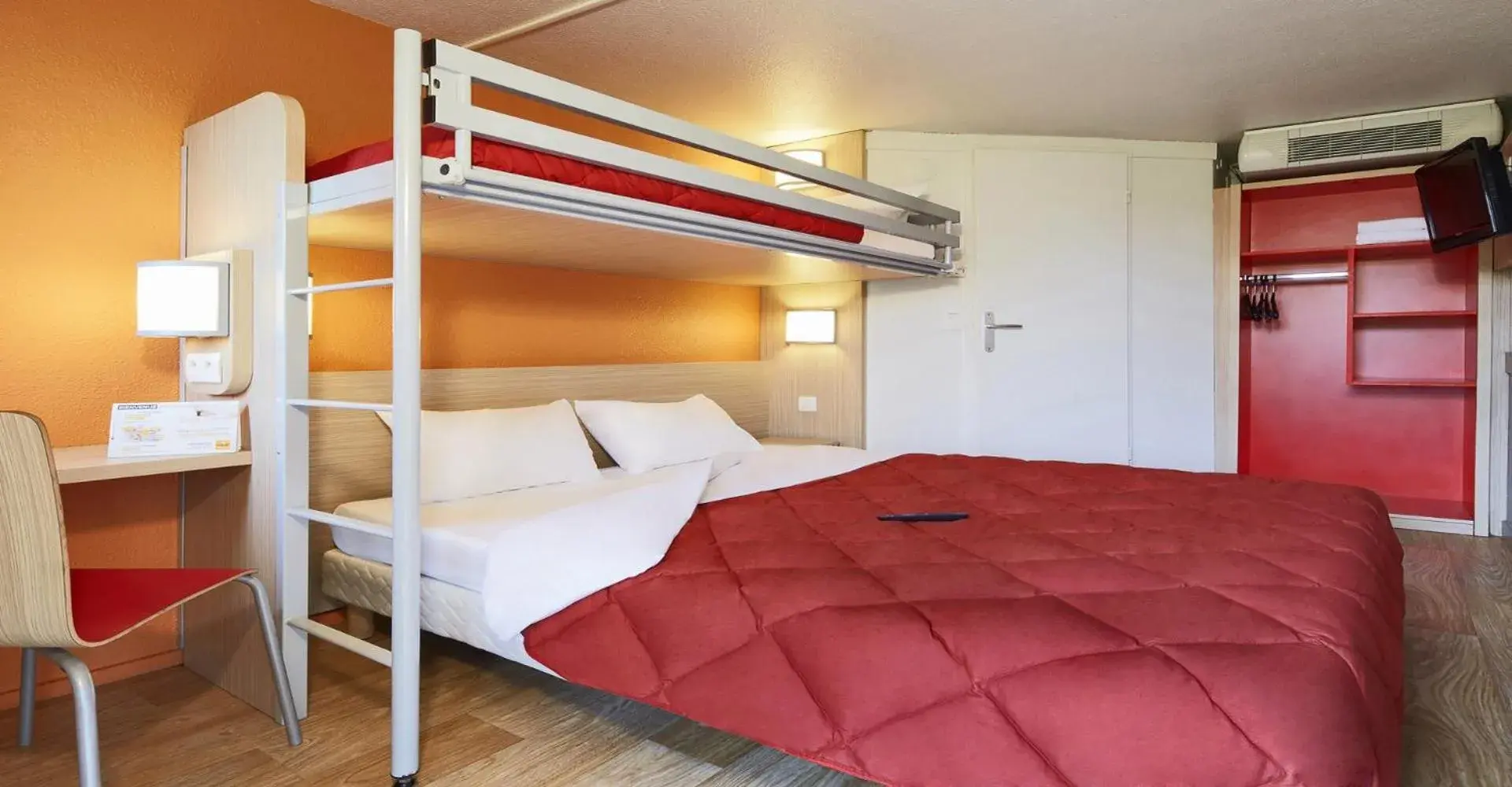 Double Room in Premiere Classe Besancon Ecole Valentin Double Room in Premiere Classe Besancon Ecole Valentin