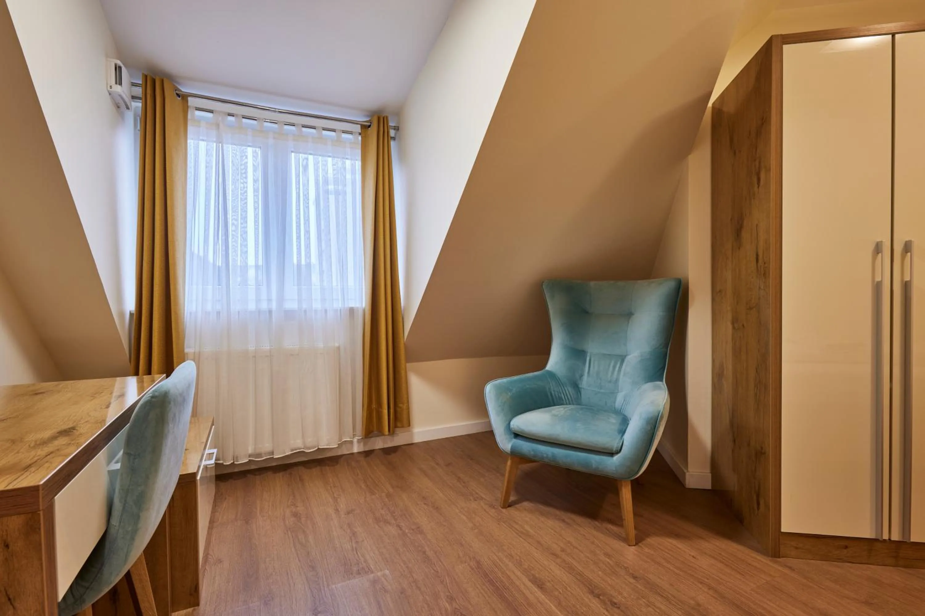 Photo of the whole room in Hotel Isha