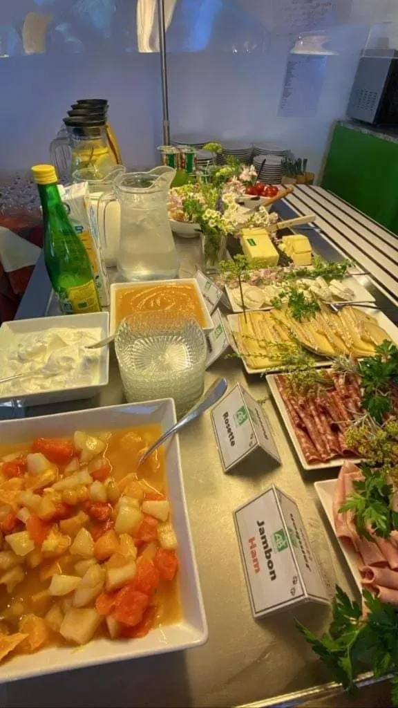 Breakfast in Les Loges Du Parc