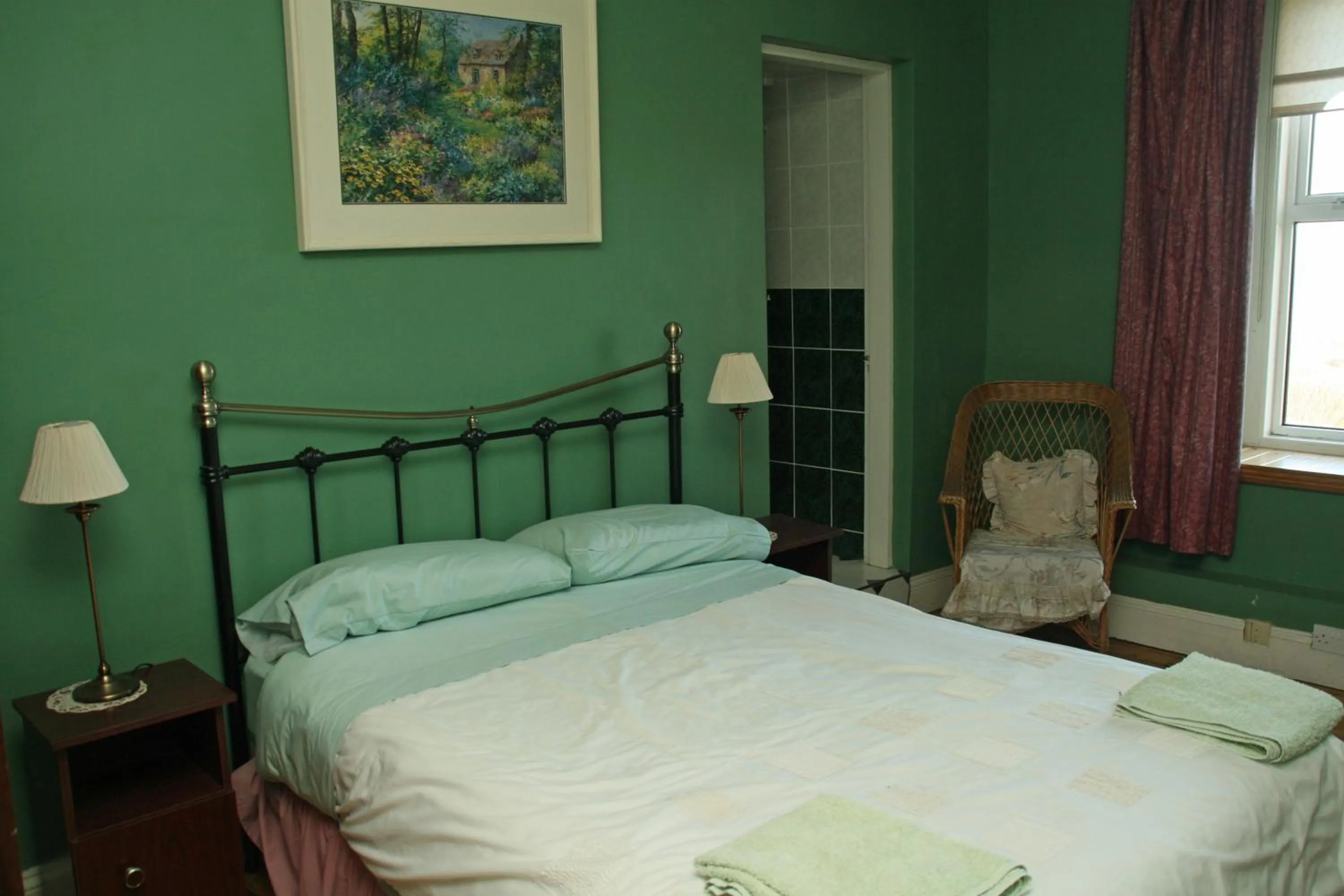 Photo of the whole room, Bed in Castlehouse B&B