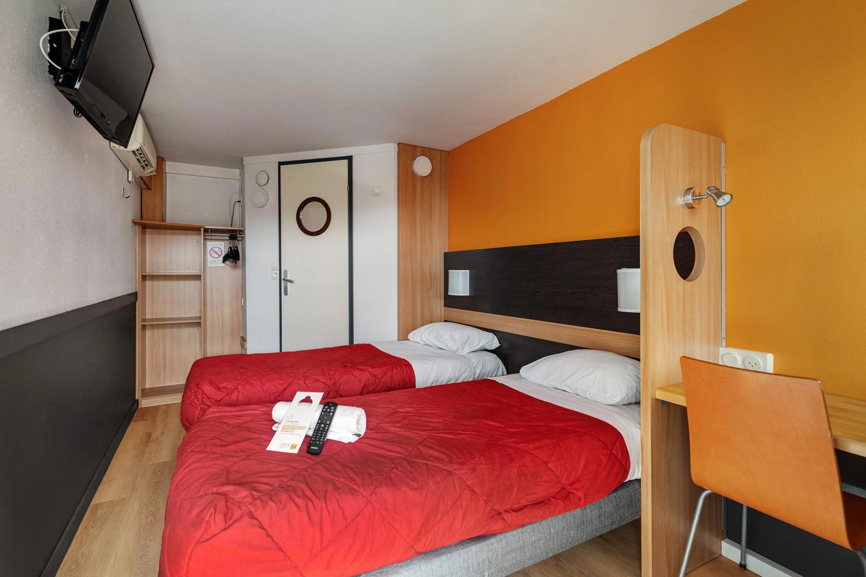 Bed in Premiere Classe Bethune