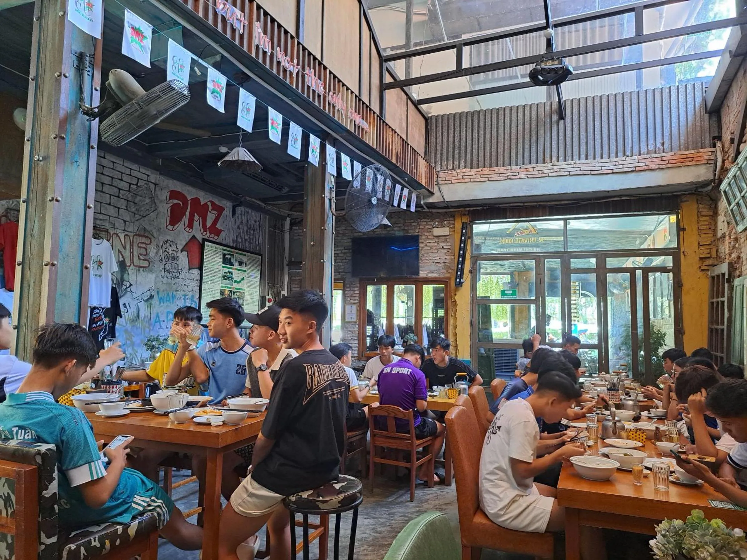 Restaurant/places to eat in DMZ Hostel