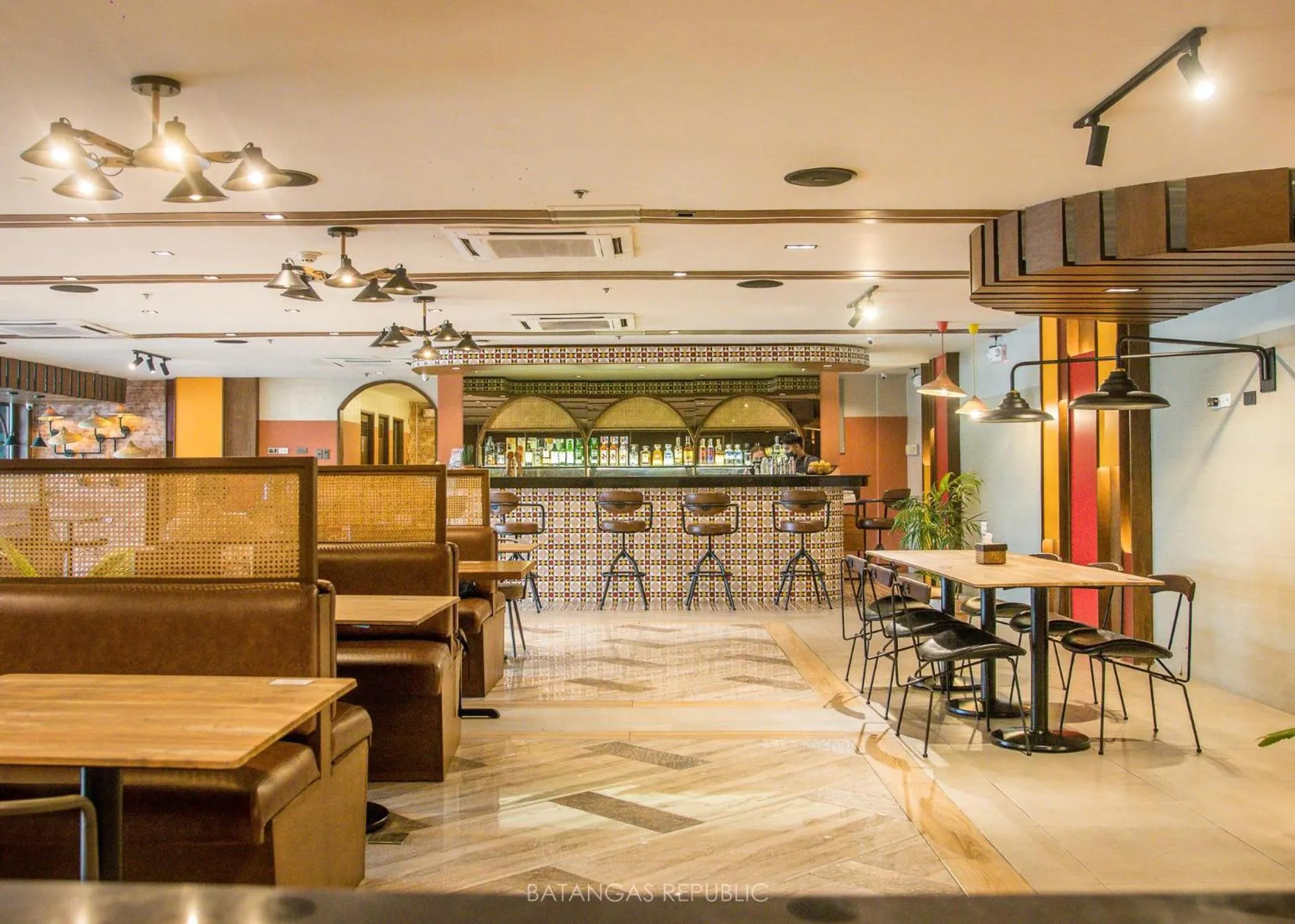 Restaurant/places to eat in Bravo Tanauan Hotel