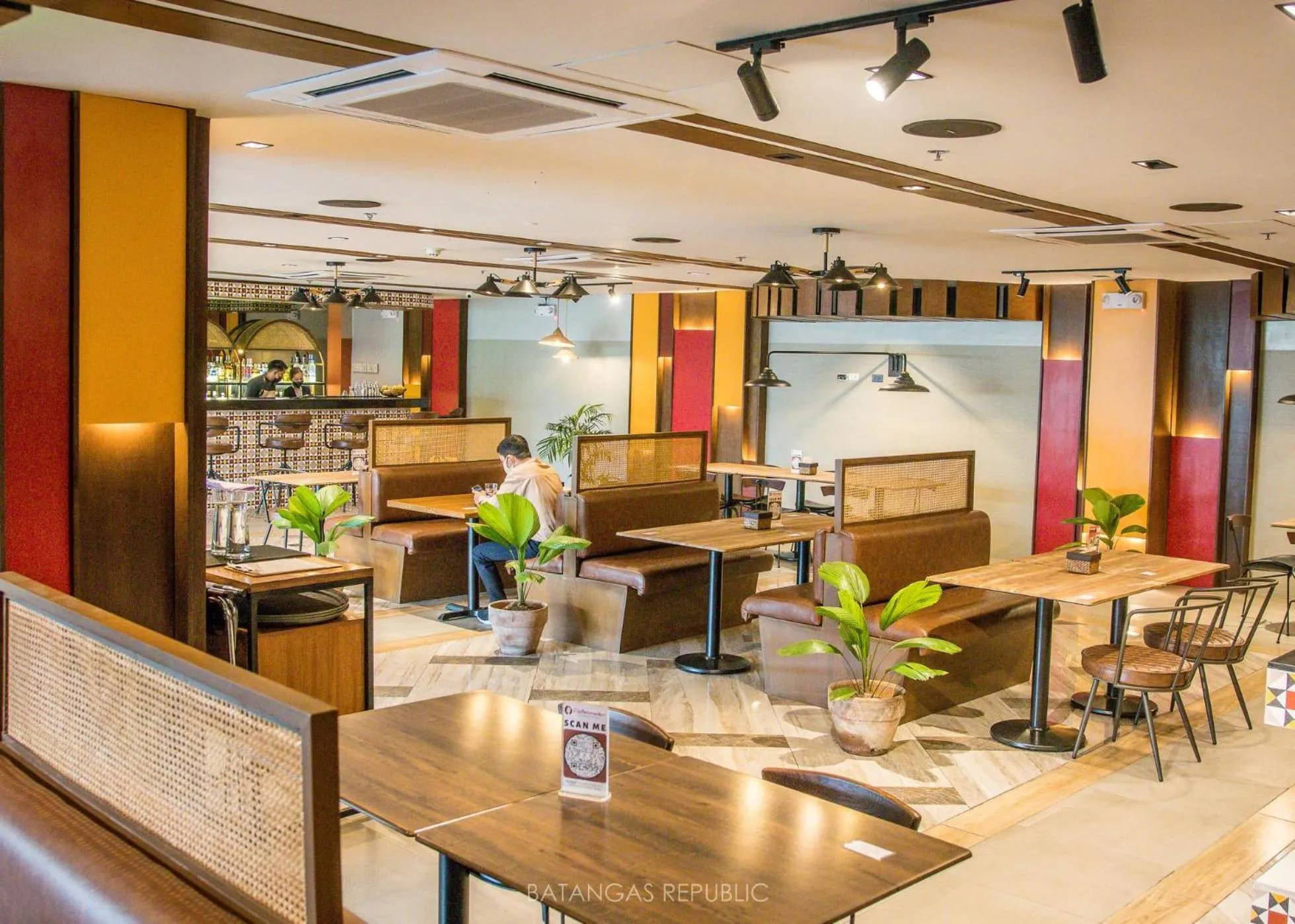 Restaurant/places to eat in Bravo Tanauan Hotel