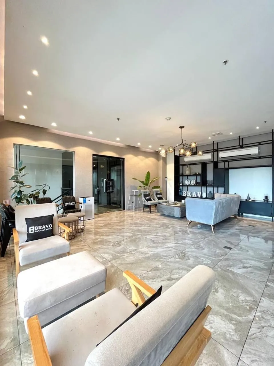 Lobby or reception in Bravo Tanauan Hotel