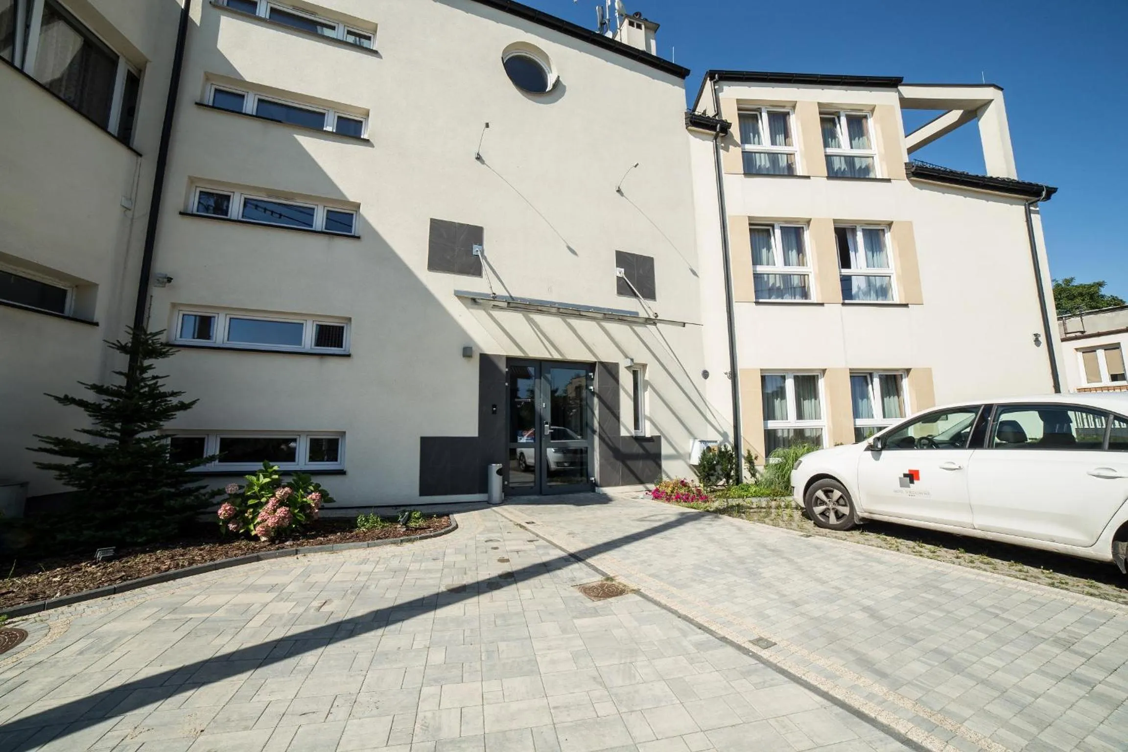 Facade/entrance in Hotel Sokołowska Airport Modlin
