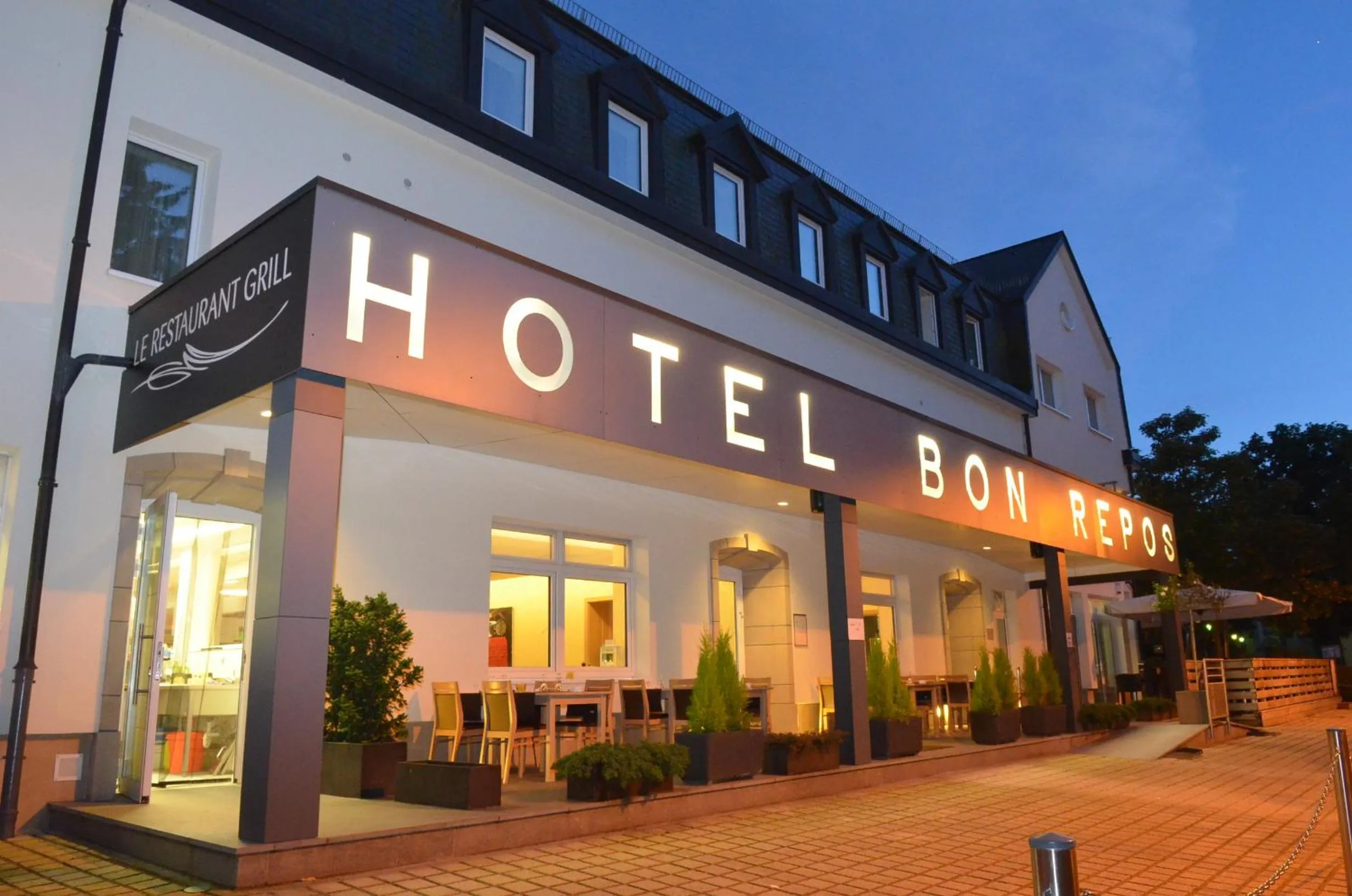 Property building in Hotel Bon Repos