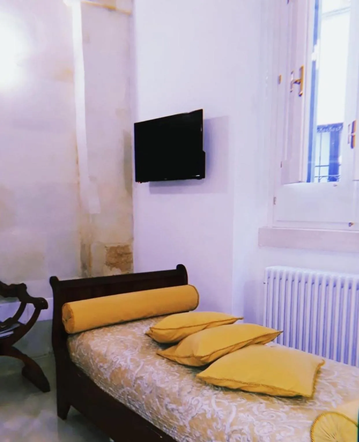 Bed in Lo Scrigno Barocco