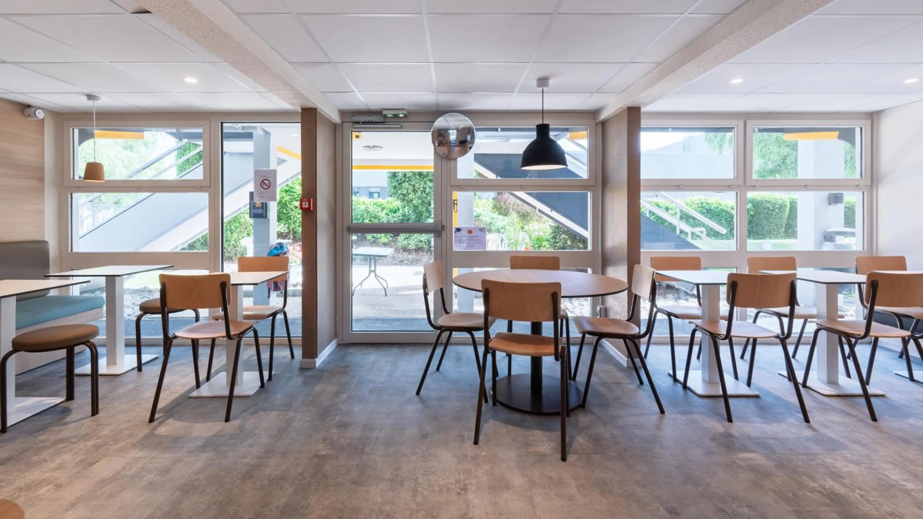 Restaurant/places to eat in Premiere Classe Biarritz