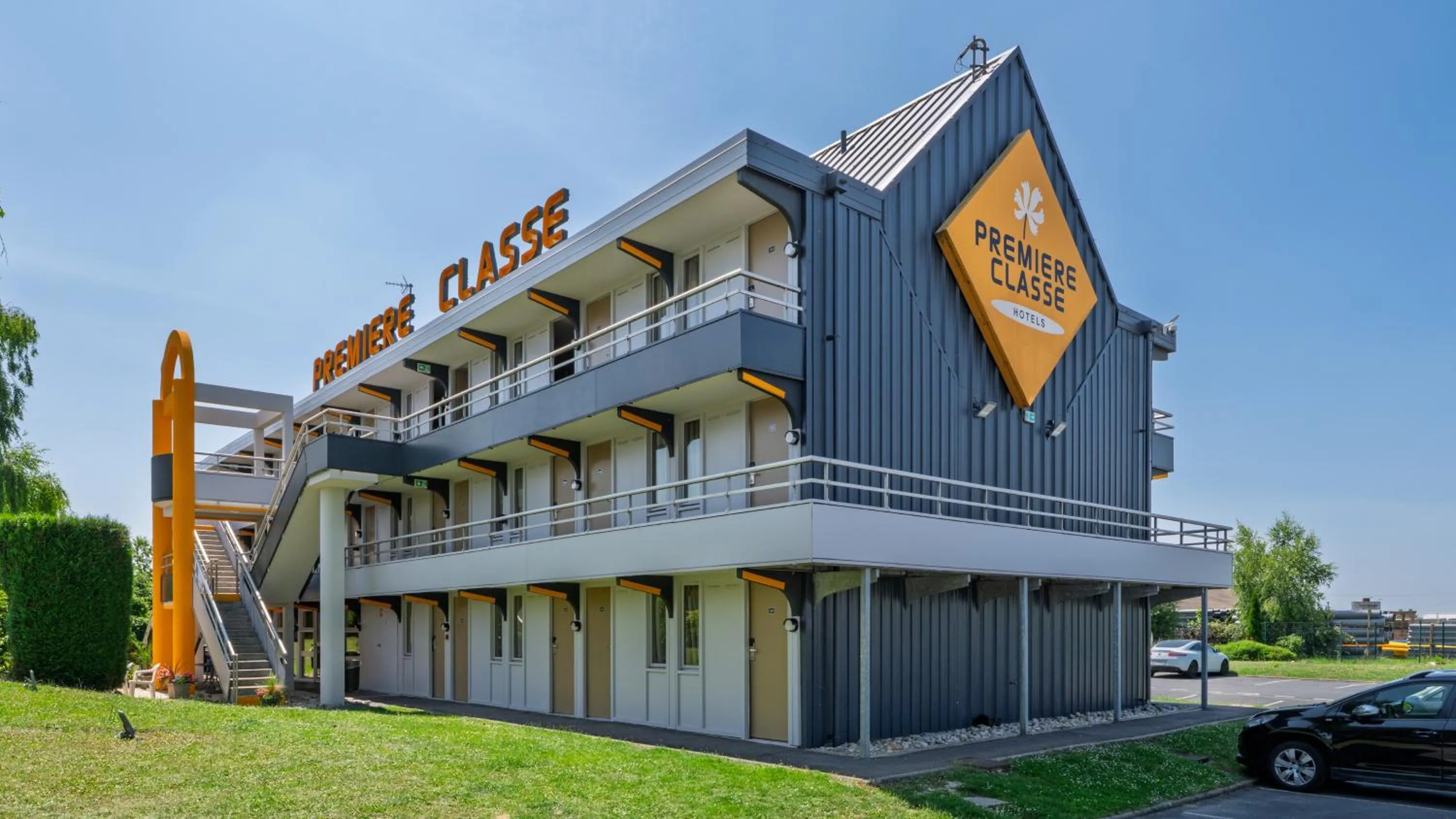 Facade/entrance in Premiere Classe Biarritz
