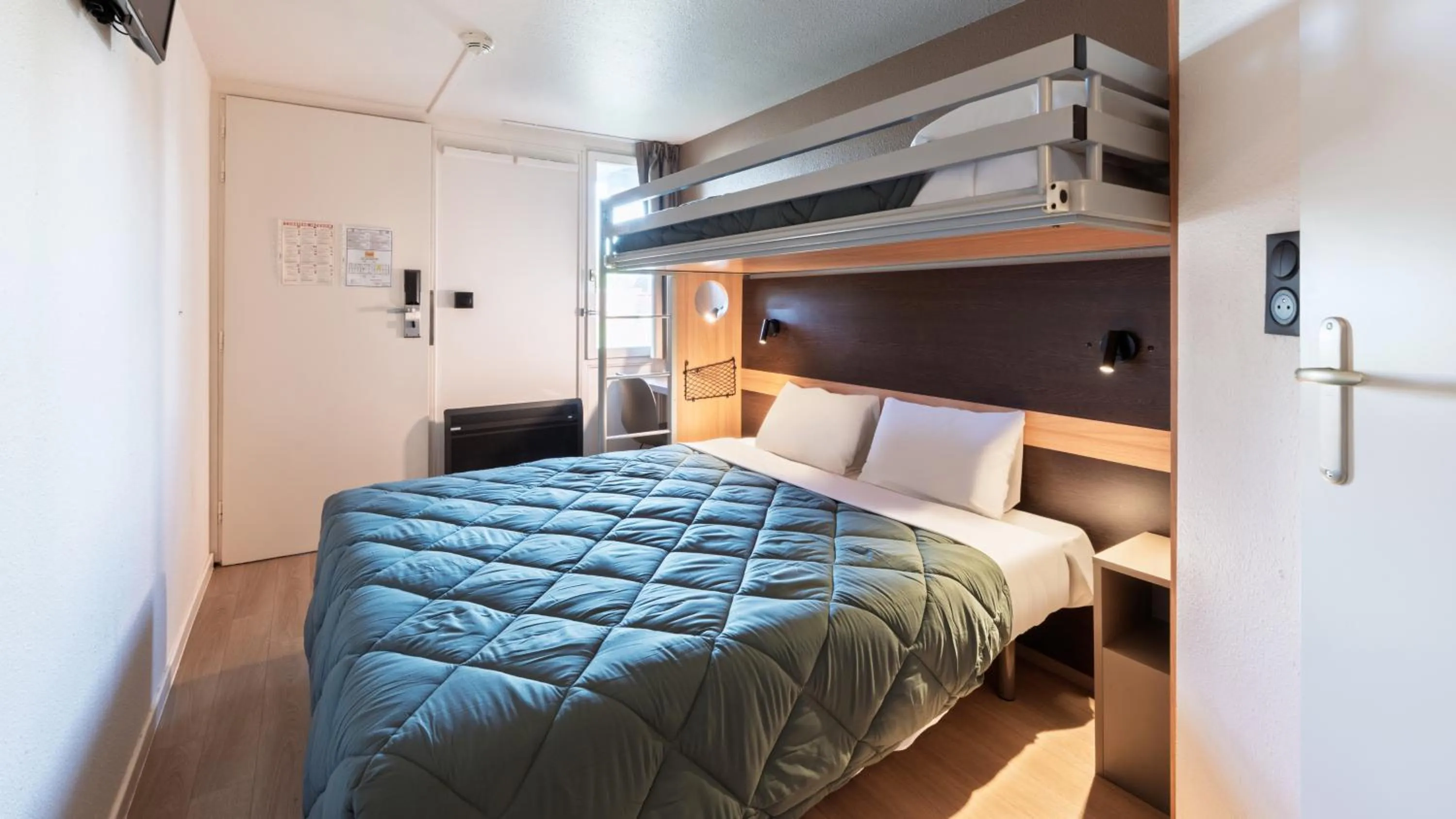 Bed in Premiere Classe Bordeaux Sud Villenave D'ornon