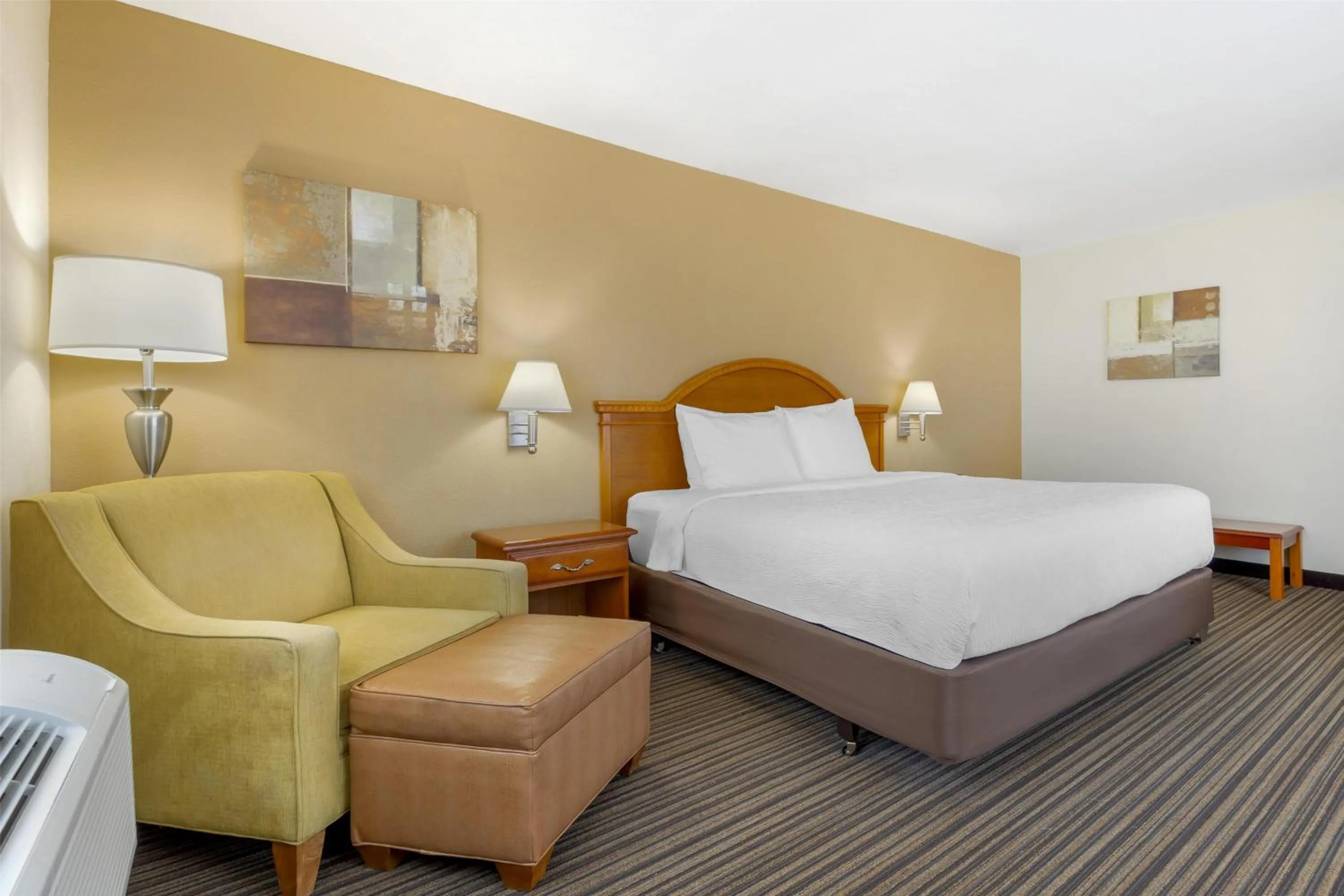 Photo of the whole room, Bed in Best Western East El Paso Inn