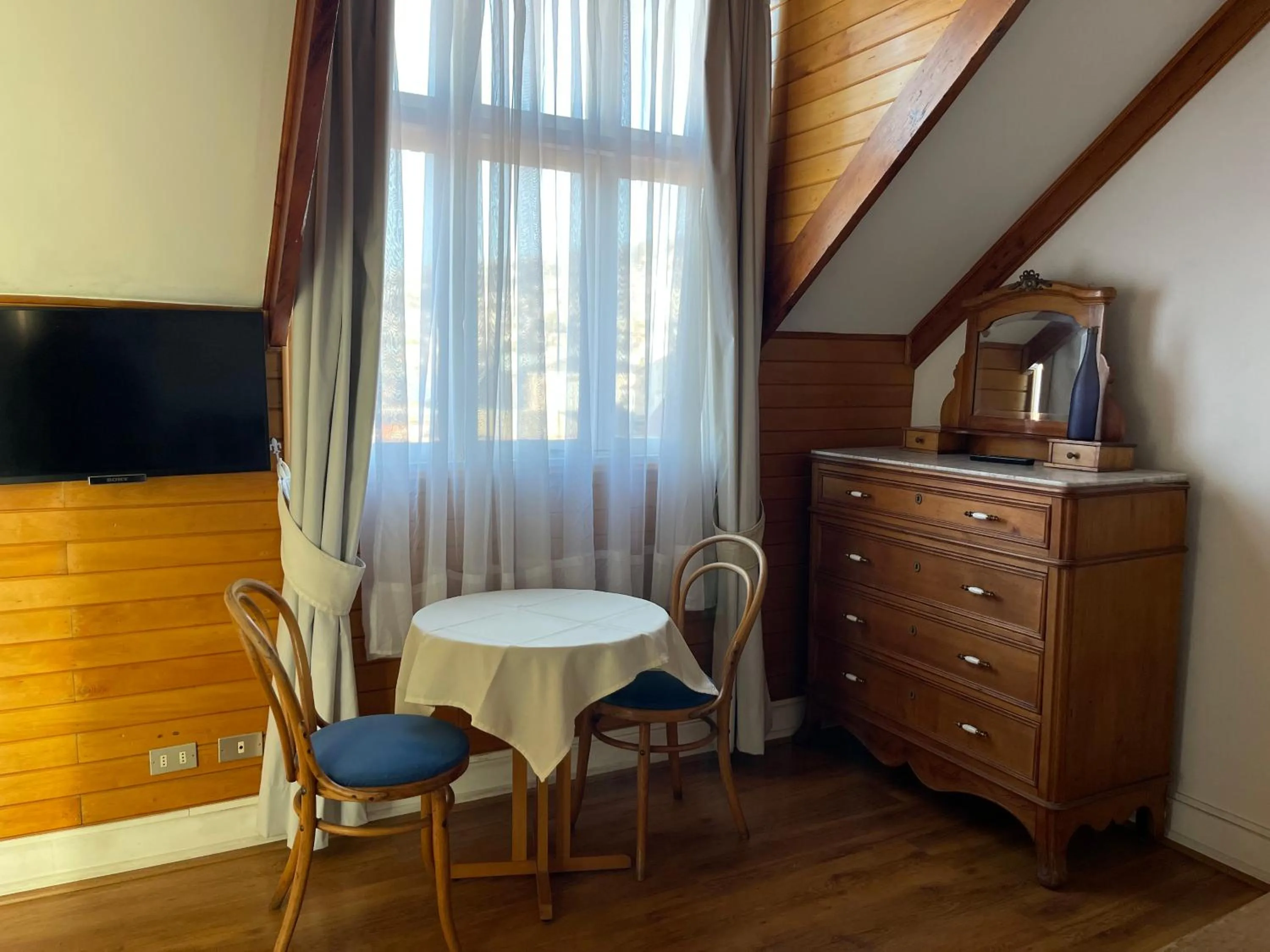 Bedroom in Hotel Casa Somerscales