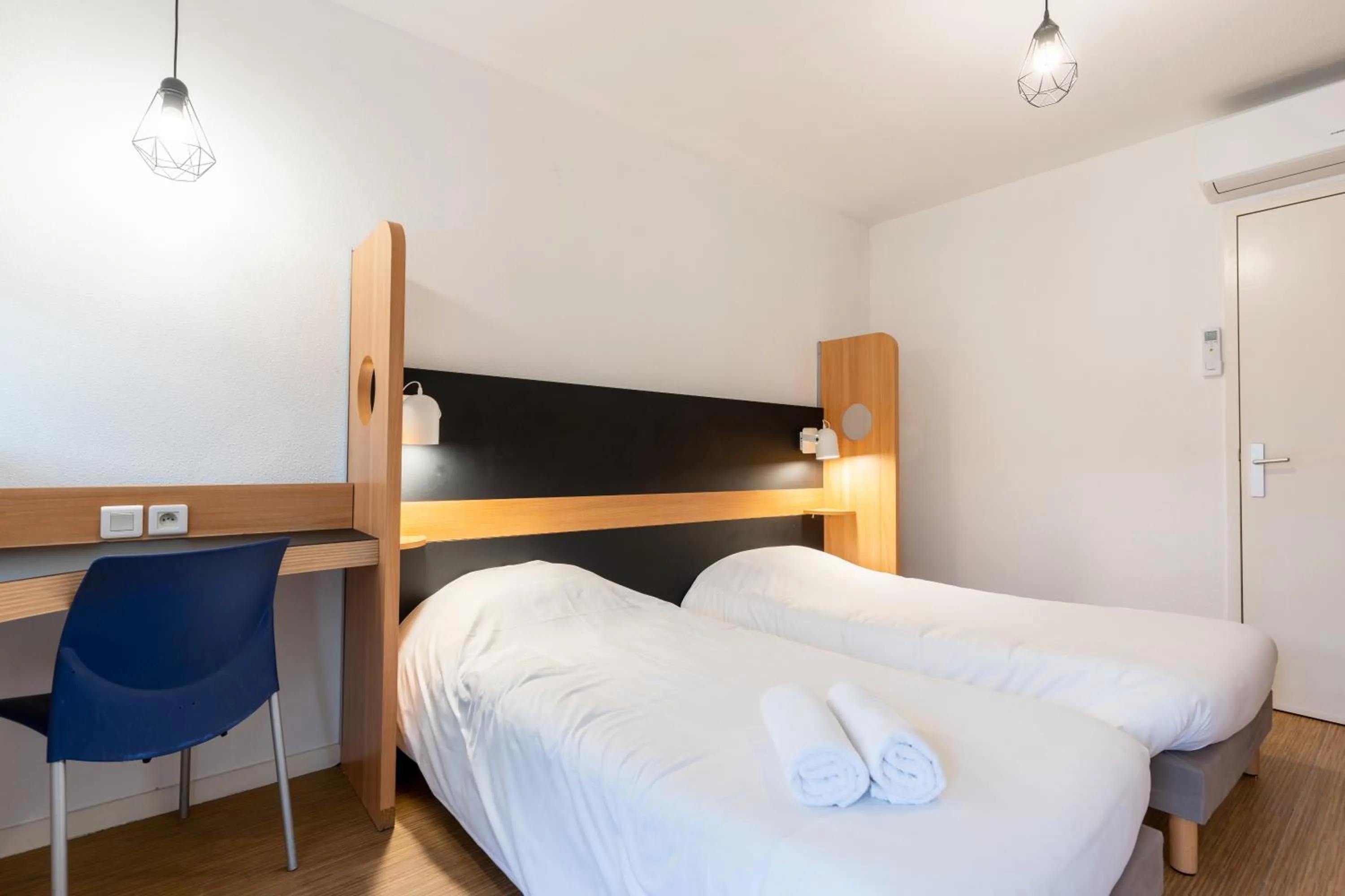 Bed in Kyriad Direct Bordeaux Sud Cestas