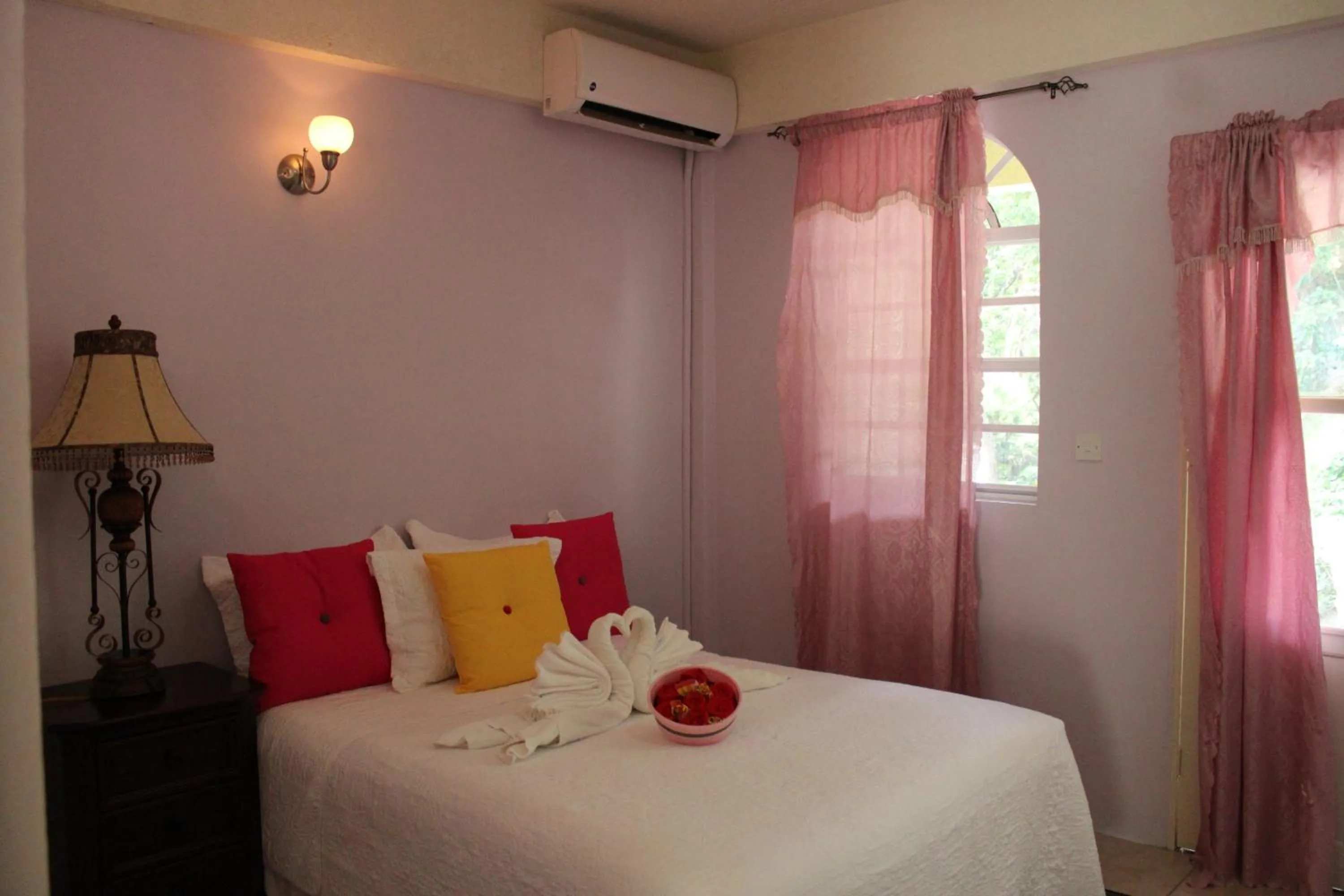 Bedroom, Bed in Rejens Hotel