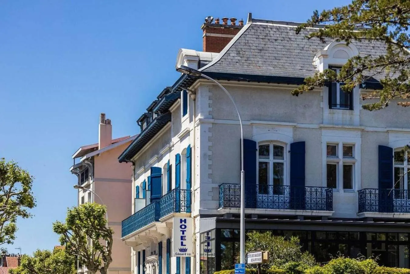 Property building in Hotel Edouard VII