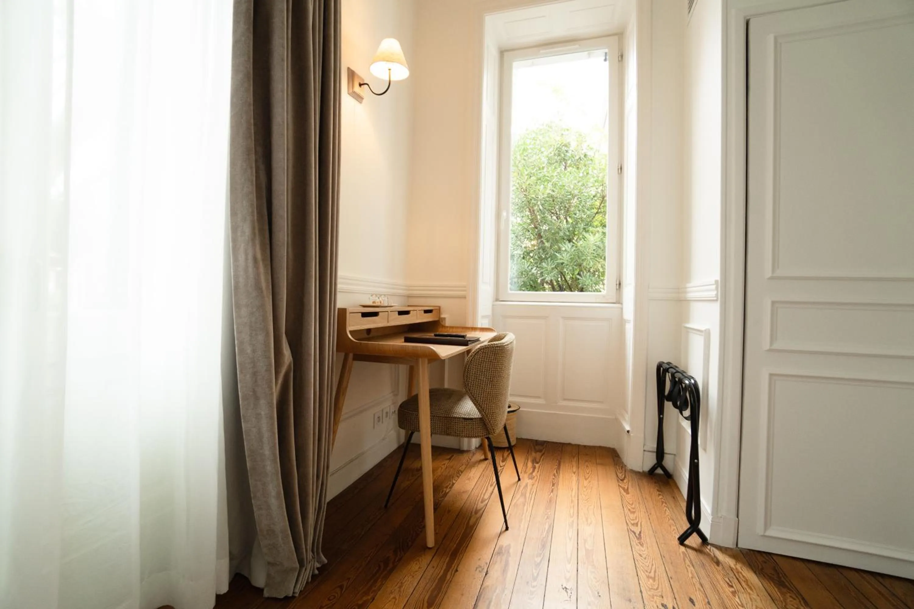 Bedroom in Hotel Edouard VII