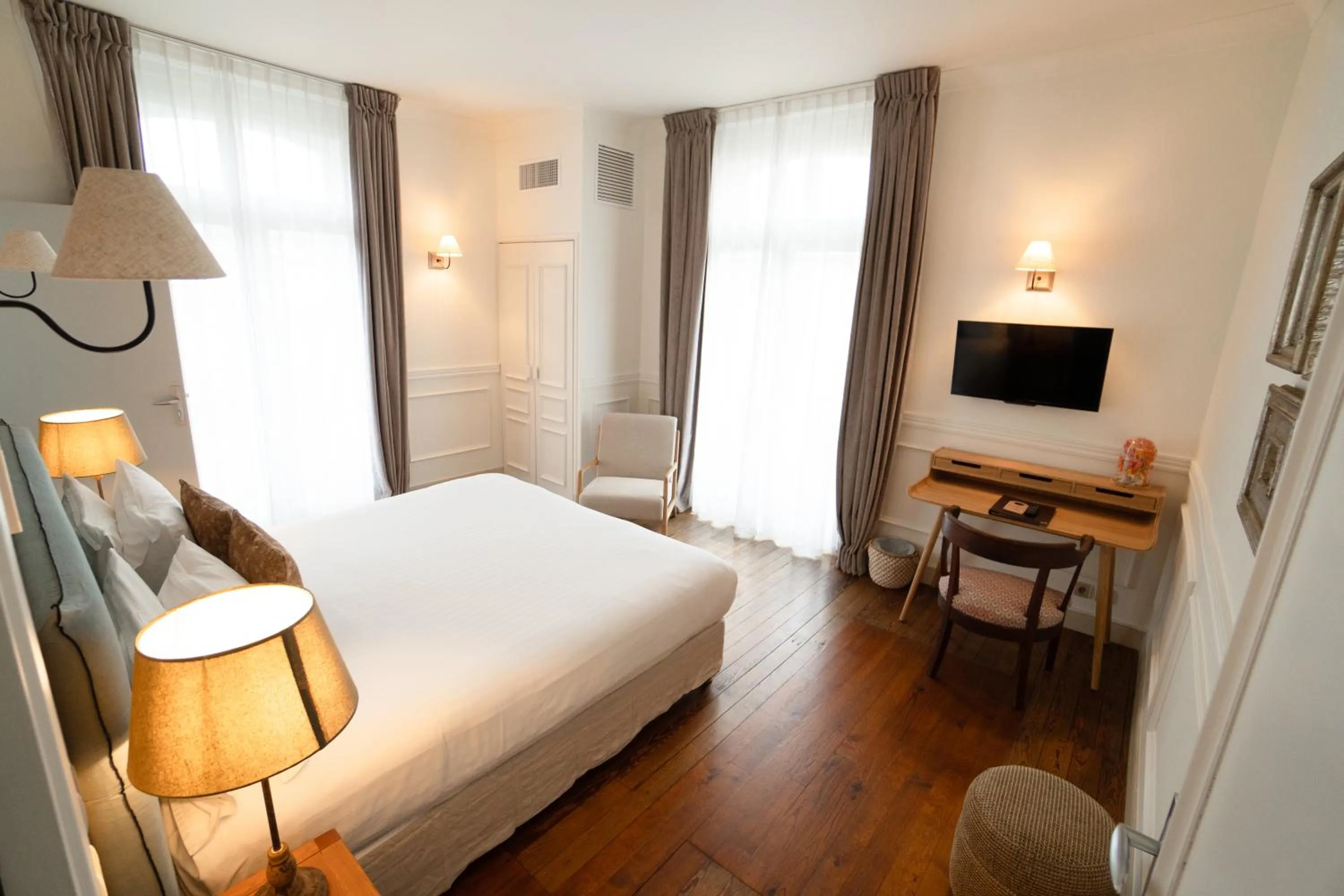 Bedroom, Bed in Hotel Edouard VII