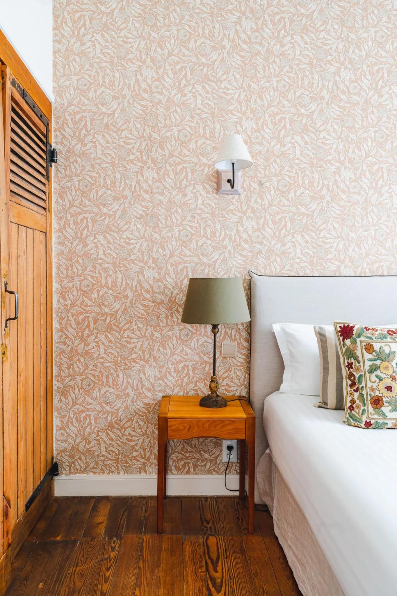 Bed in Hotel Edouard VII