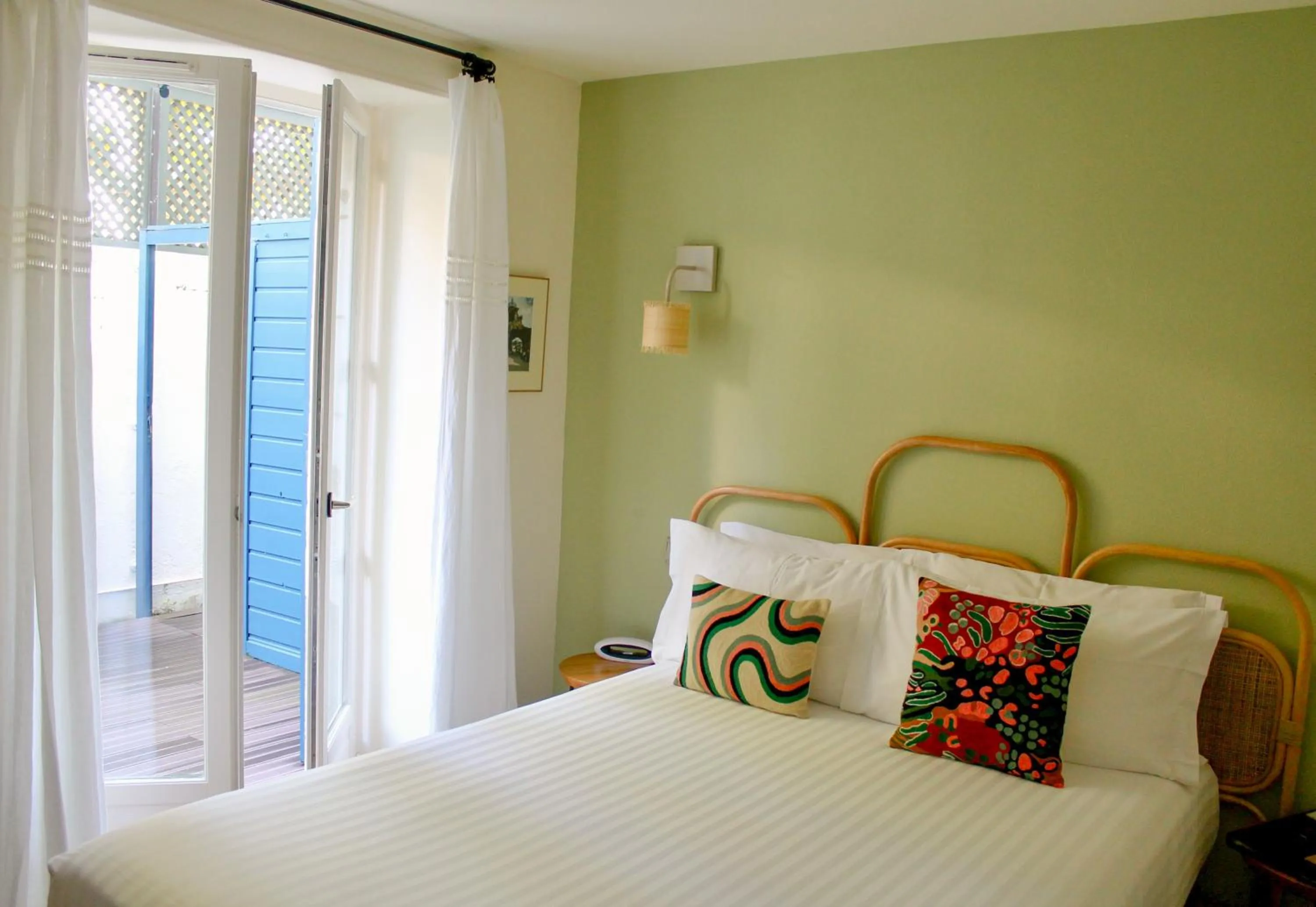 Bed in Hotel Edouard VII