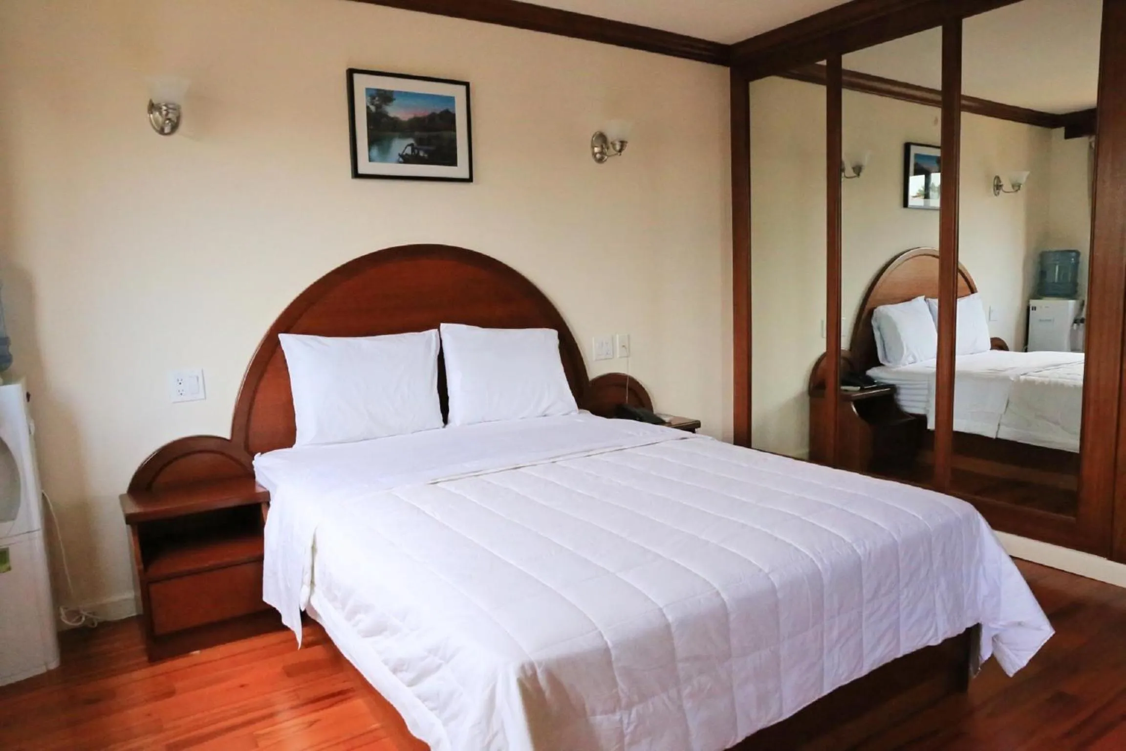 Bedroom, Bed in Phoenix Hotel Brooklyn Sunset Park