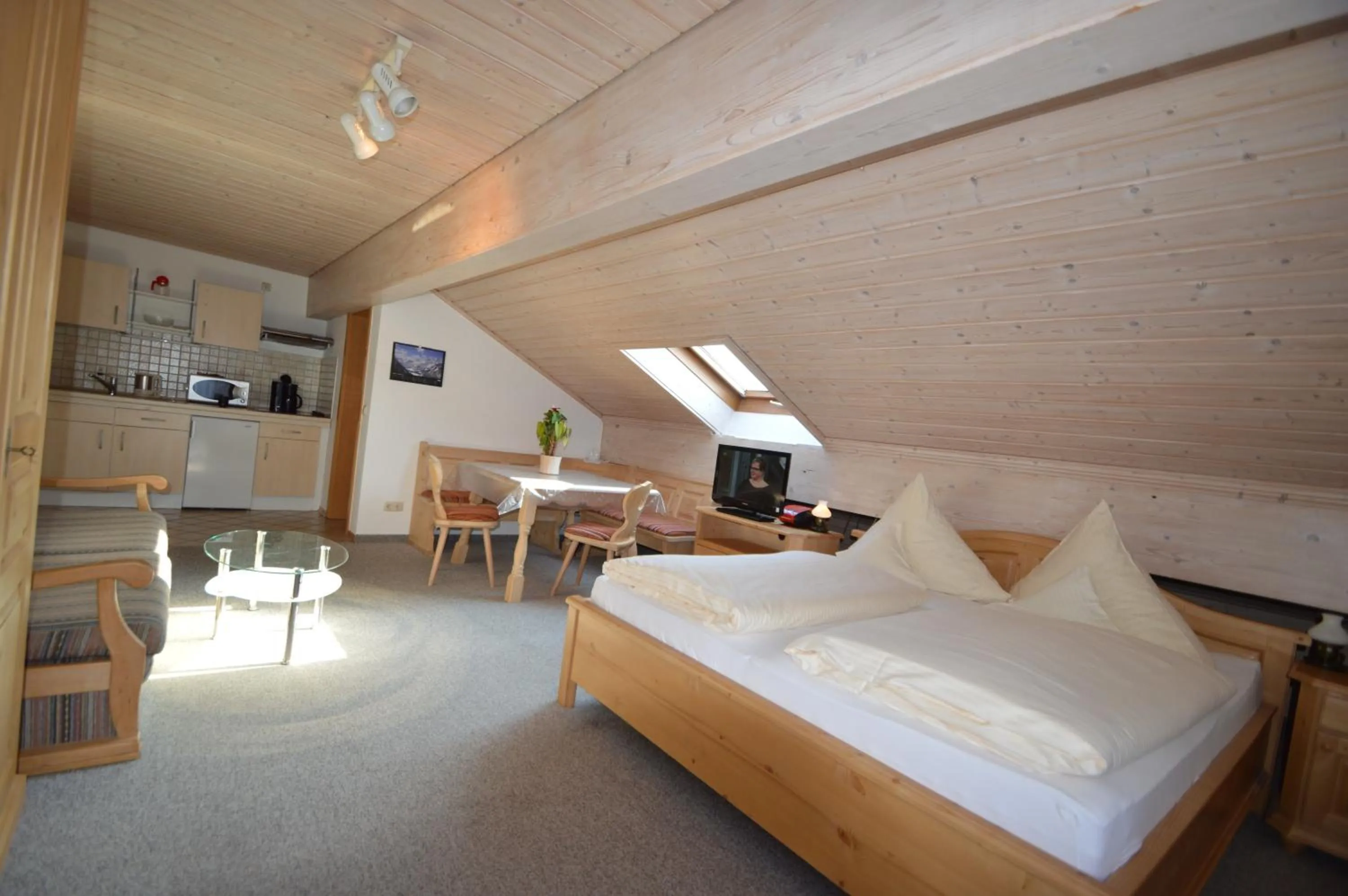 Photo of the whole room, Bed in Haus Moni