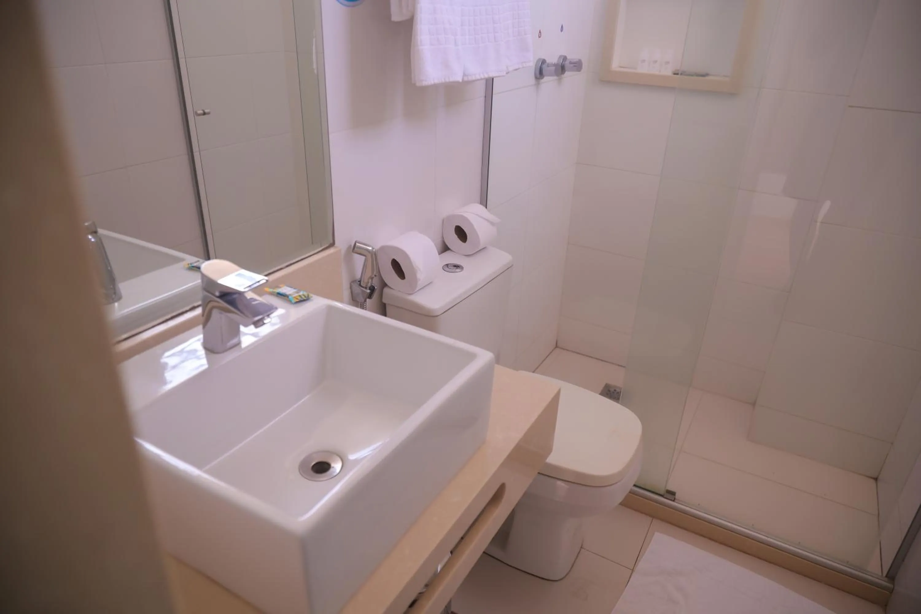 Shower in Laguna Plaza Hotel