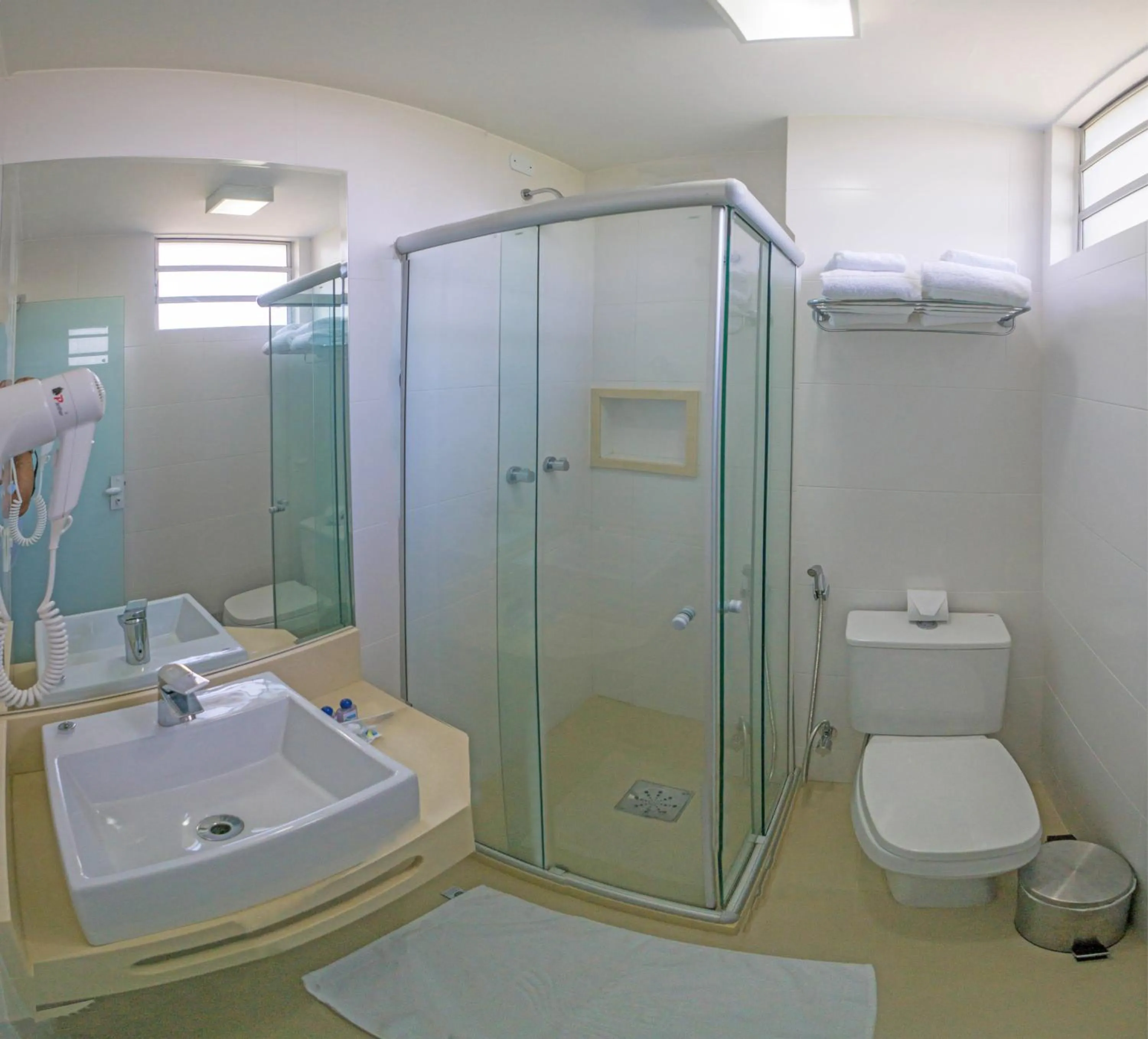 Shower in Laguna Plaza Hotel