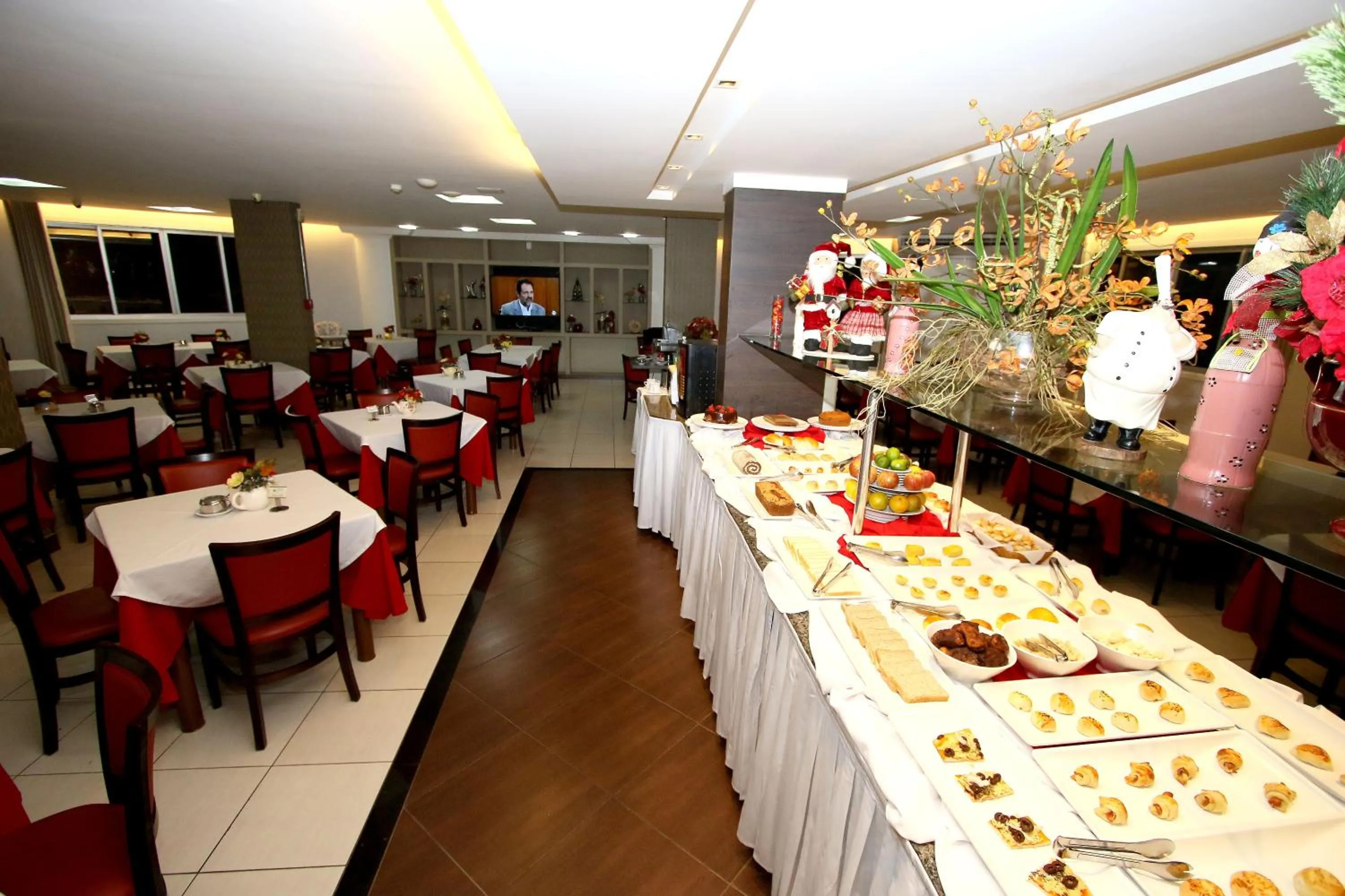 Restaurant/places to eat in Laguna Plaza Hotel