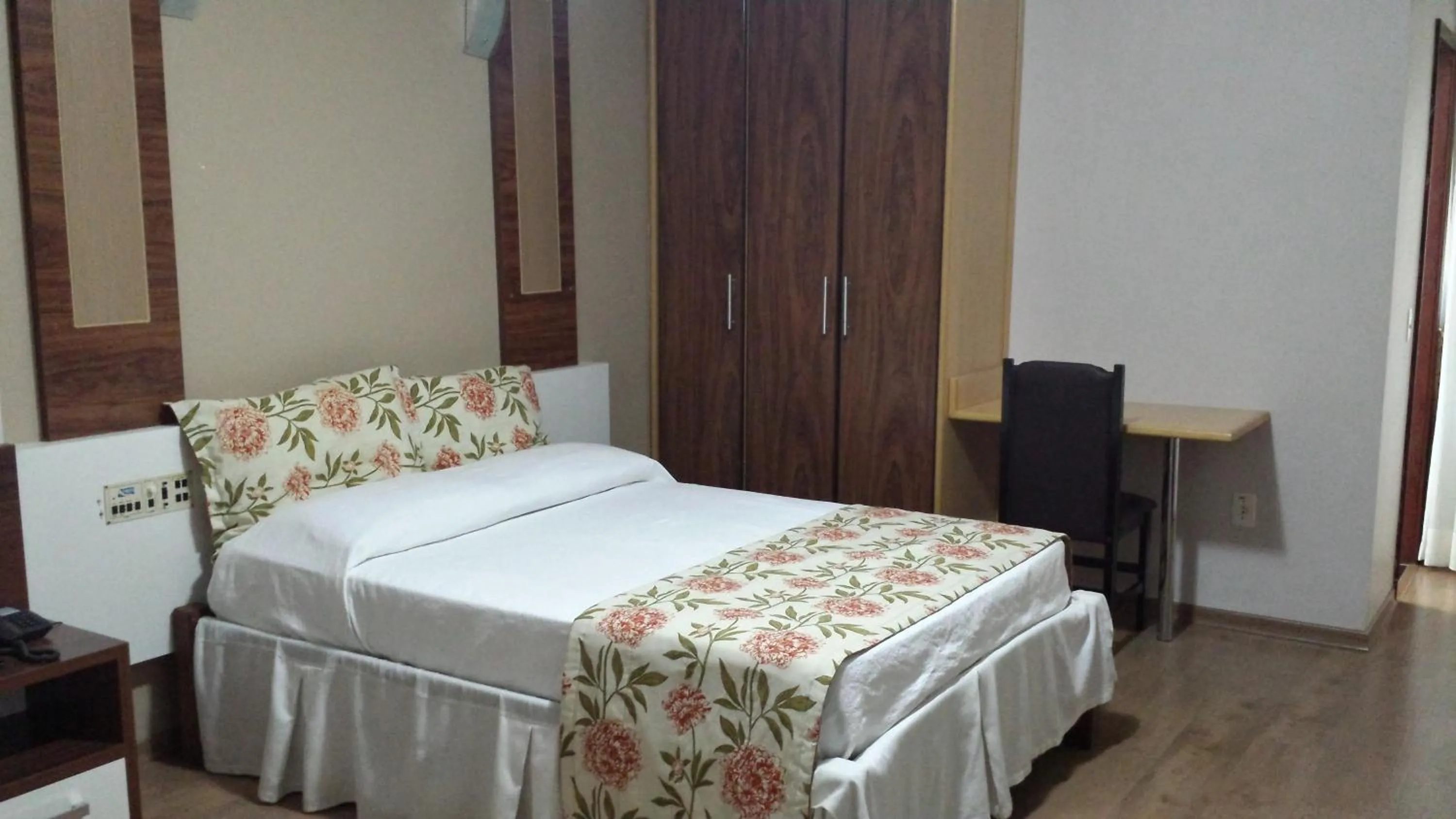 Bed in Laguna Plaza Hotel