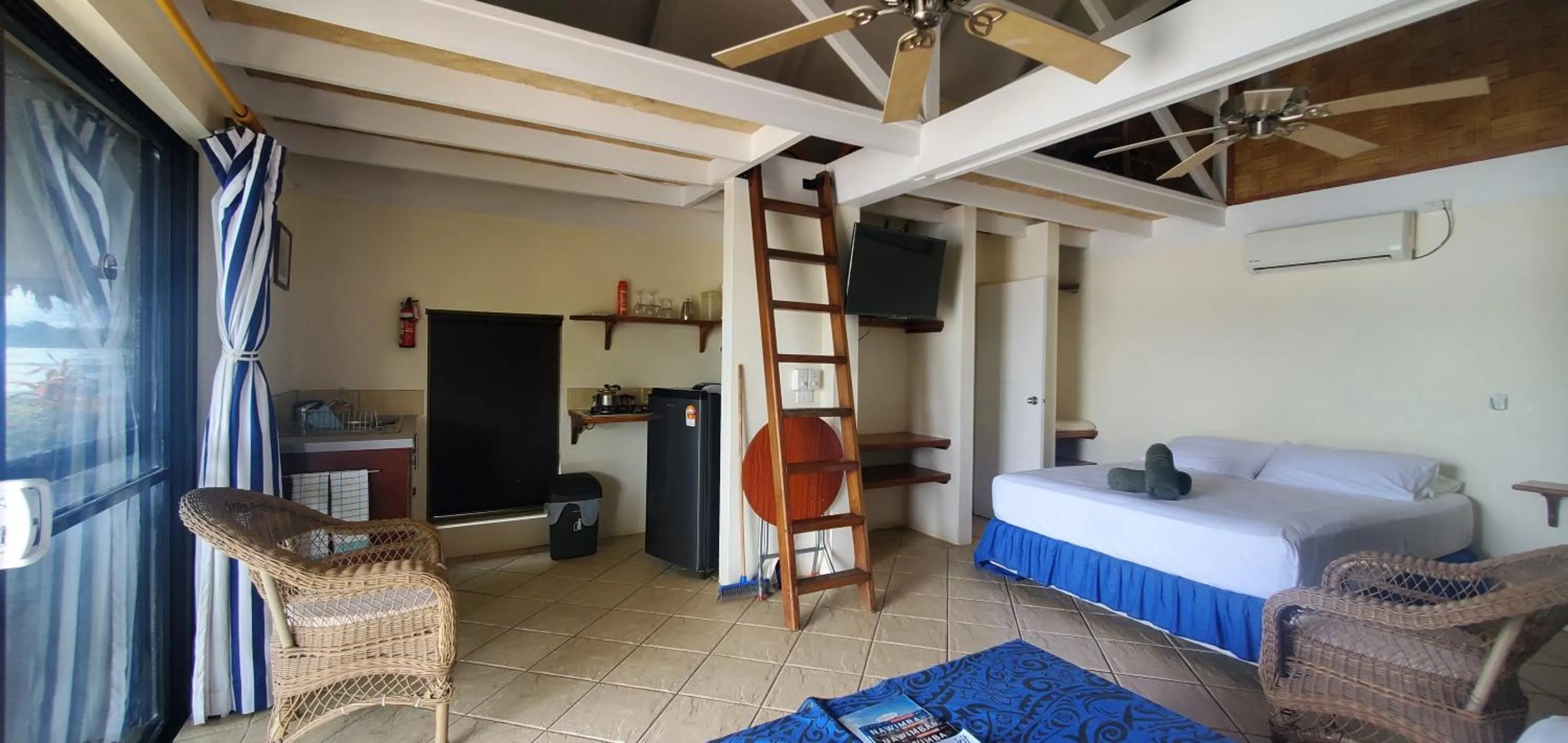 Bed in Seachange Lodge