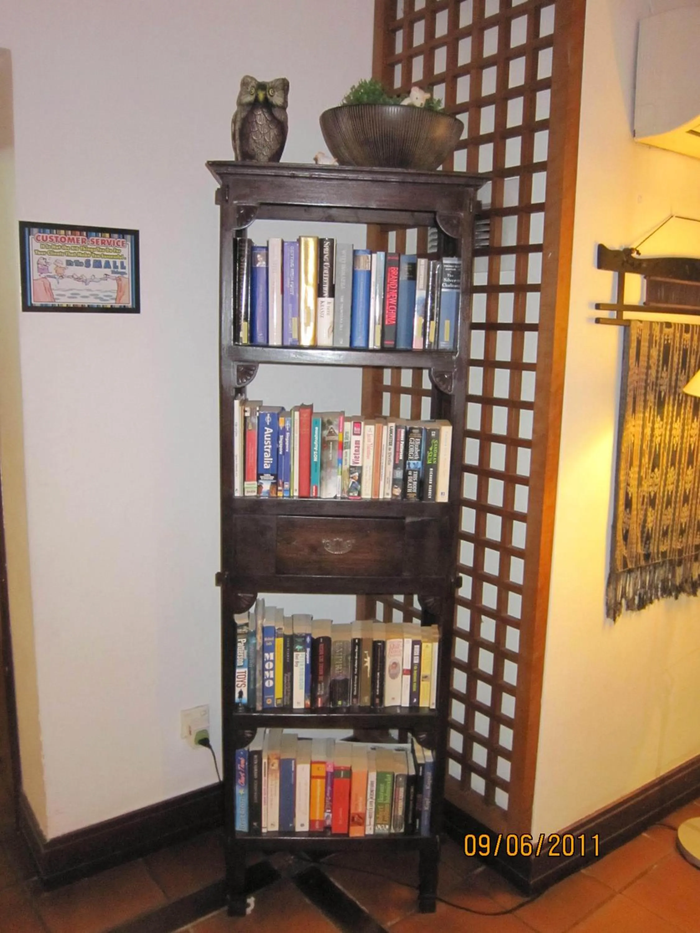 Communal lounge/ TV room in Perak Hotel