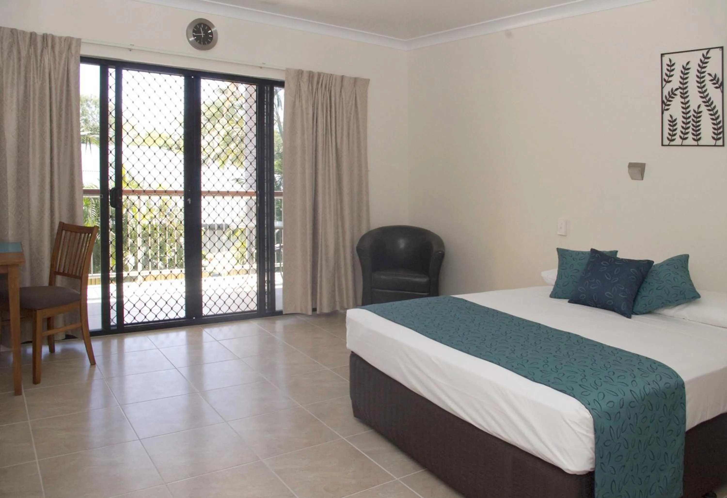 Bed in Sky View Units Bowen