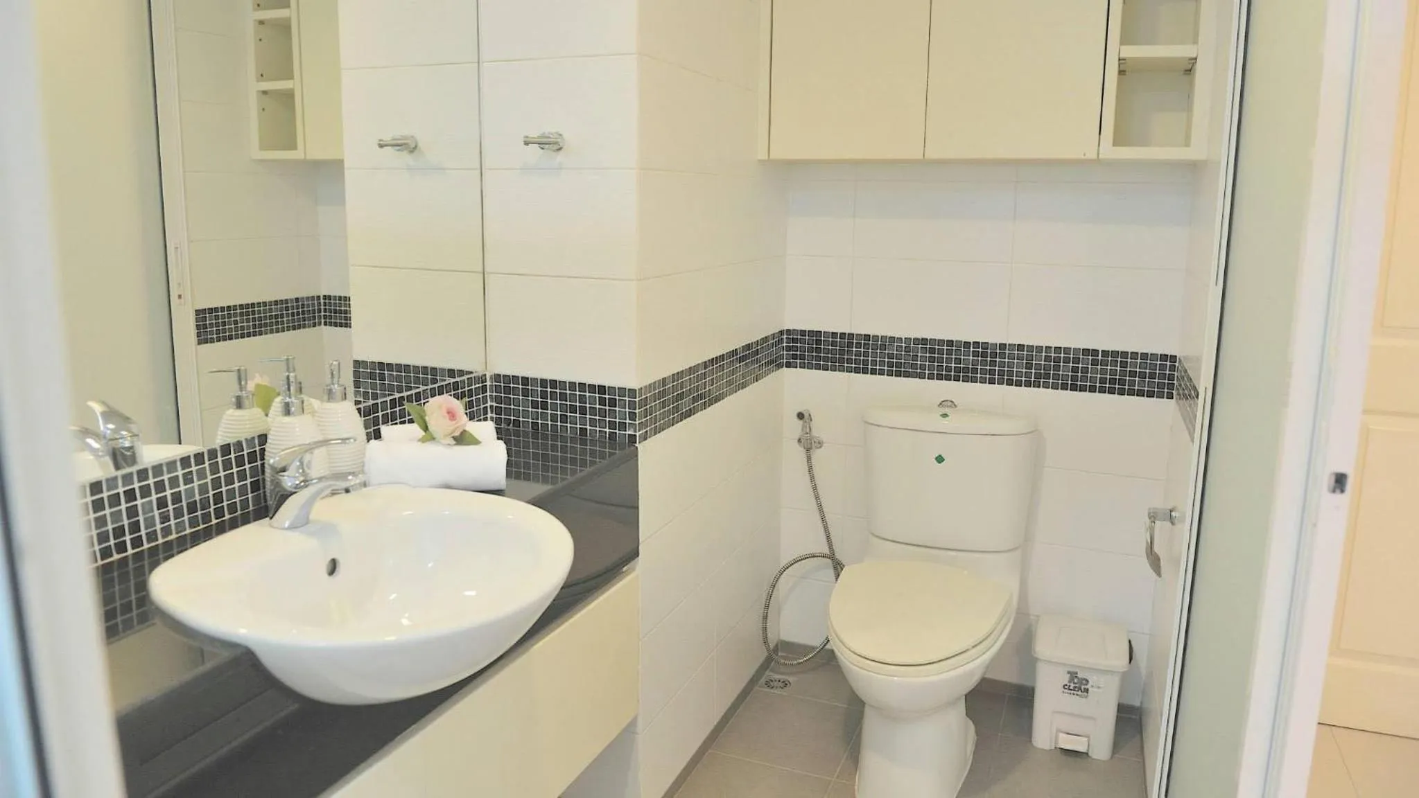 Bathroom in Duplex 21 Apartment