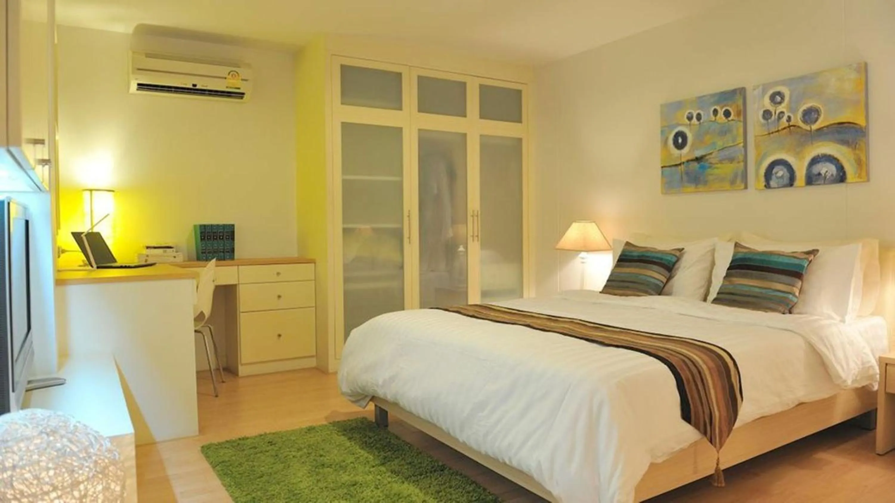 Bed in Duplex 21 Apartment