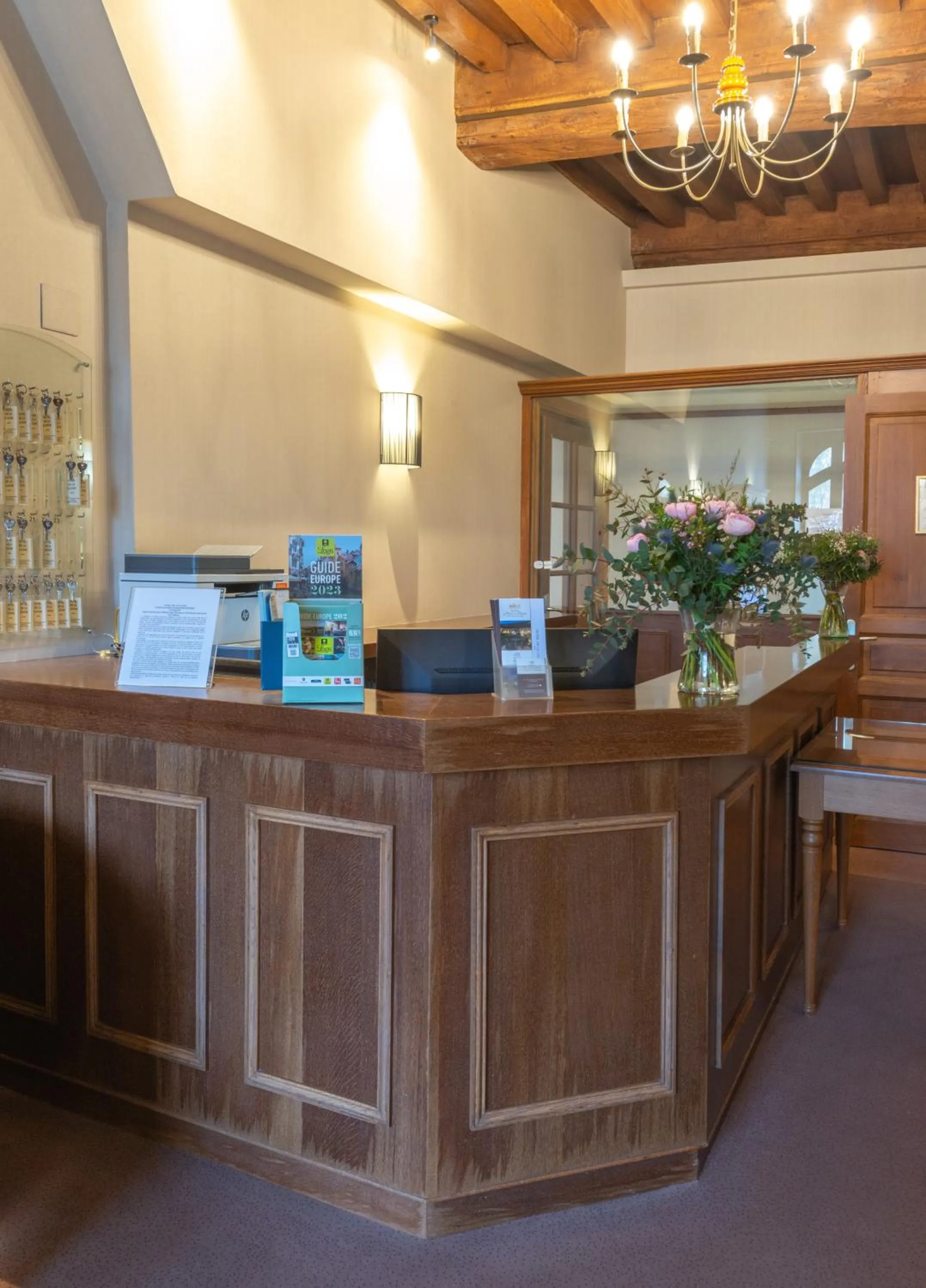 Lobby or reception in Logis Hotel de La Cloche