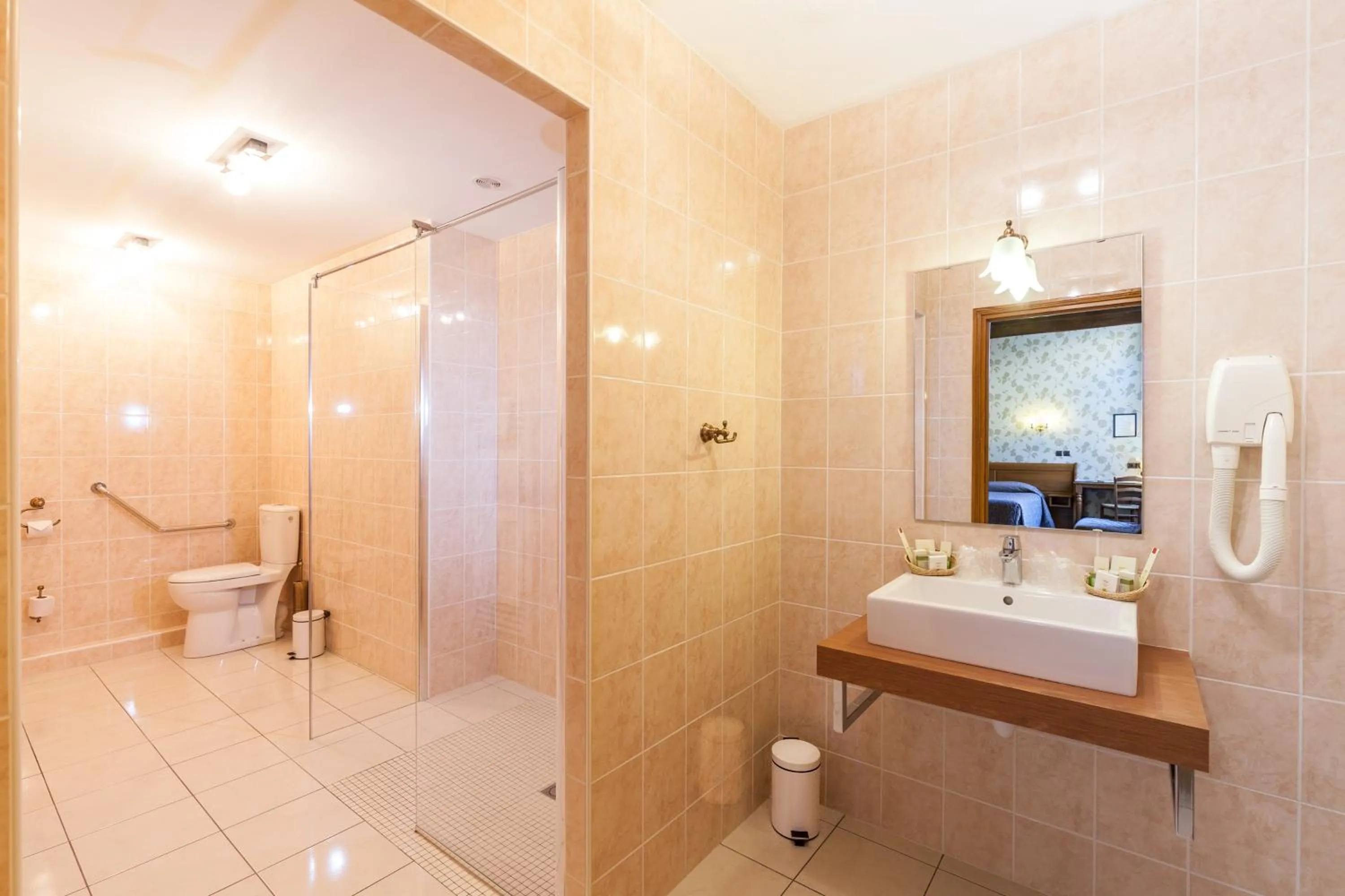 Bathroom in Logis Hotel de La Cloche