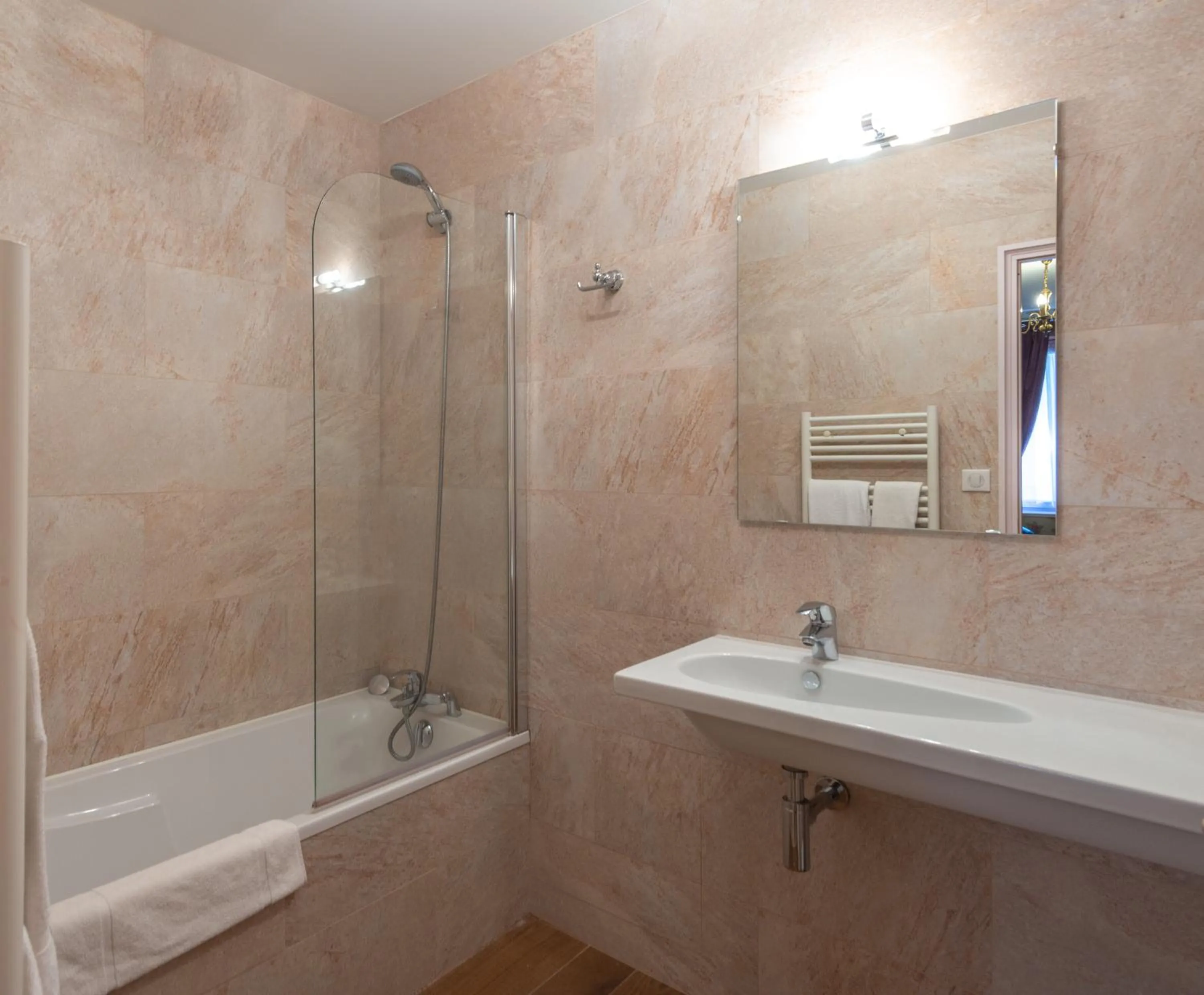 Bathroom in Logis Hotel de La Cloche
