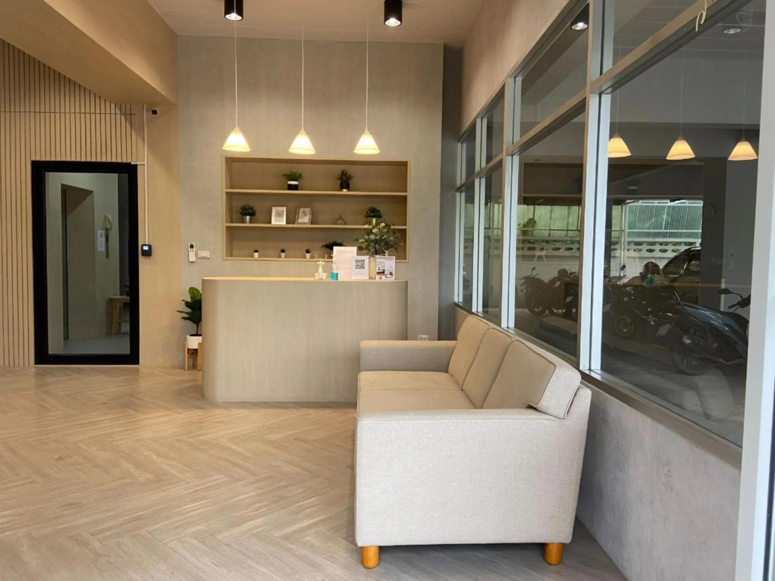 Seating area in Next Bird Suite SHA