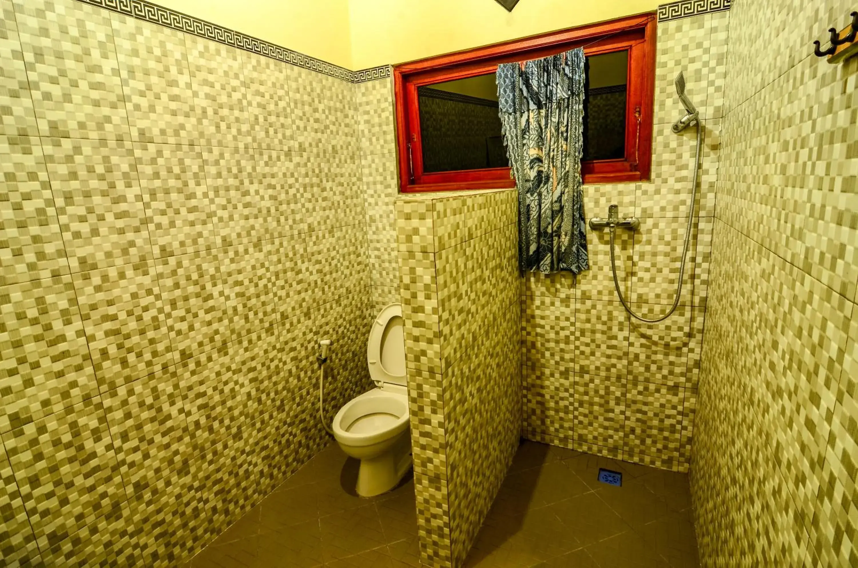 Basic Double Room in Mapa Lake View Bungalow Basic Double Room in Mapa Lake View Bungalow