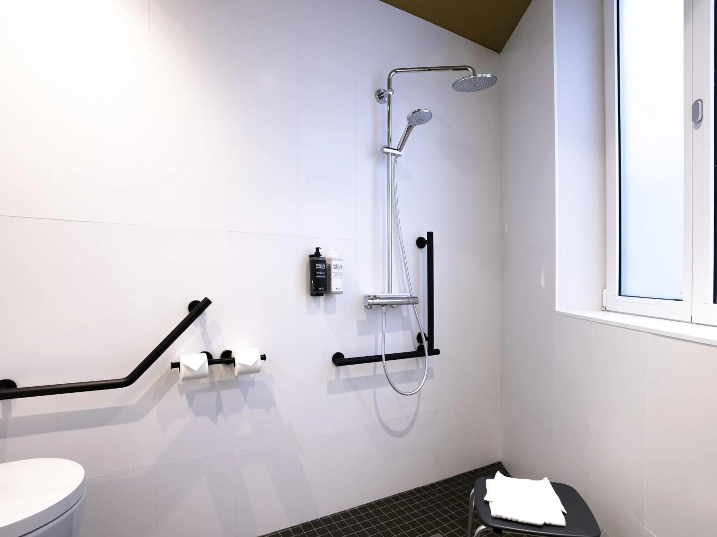 Bedroom in ibis Styles Paris Gare De Lyon TGV