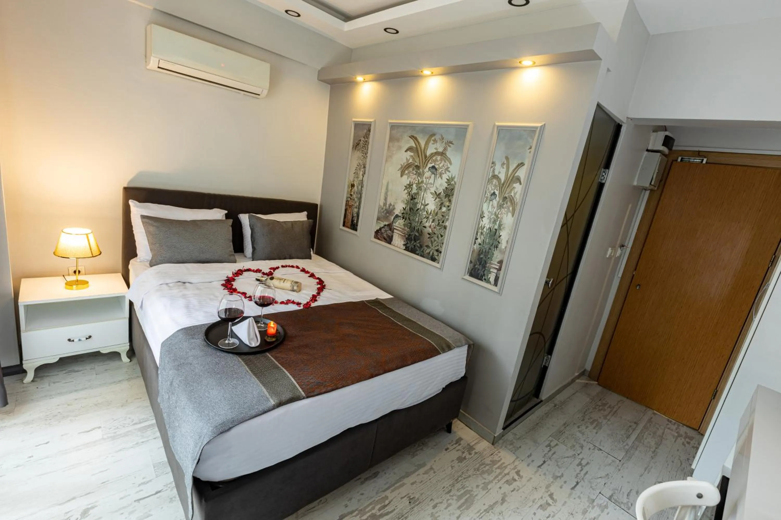 Photo of the whole room, Bed in APOLLO HOTEL & APARTMENtS