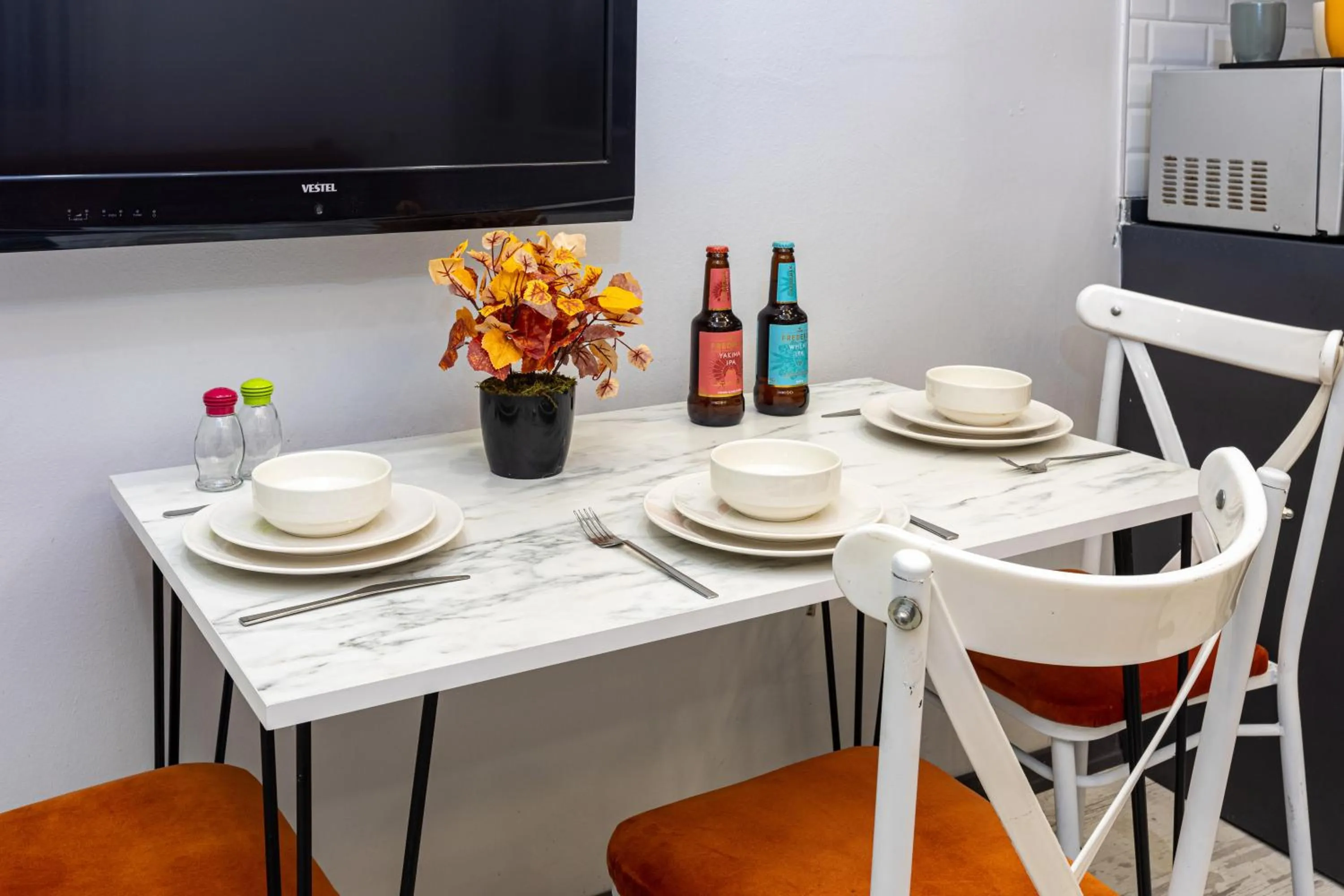 TV and multimedia in APOLLO HOTEL & APARTMENtS