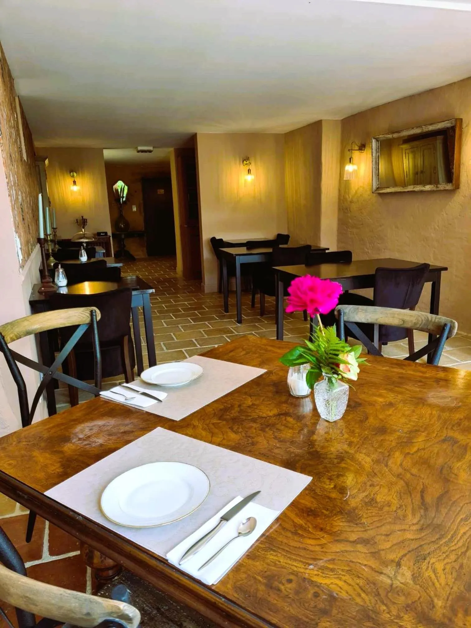 Restaurant/places to eat in Logis Hôtel Le Boudoir