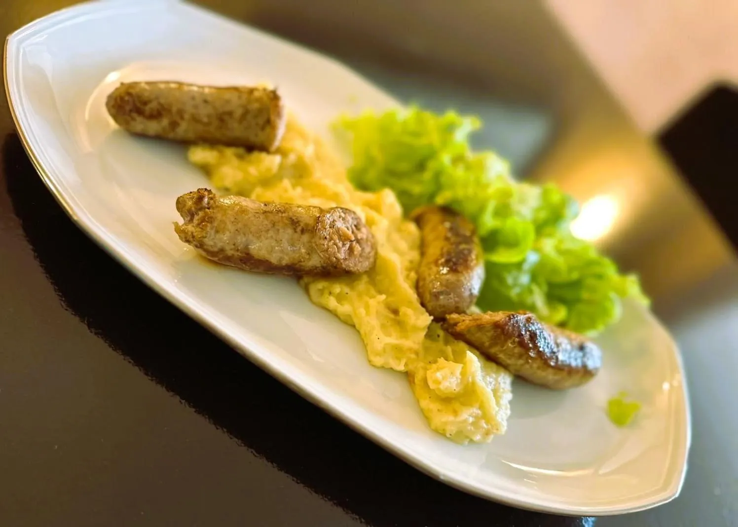 Restaurant/places to eat in Logis Hôtel Le Boudoir