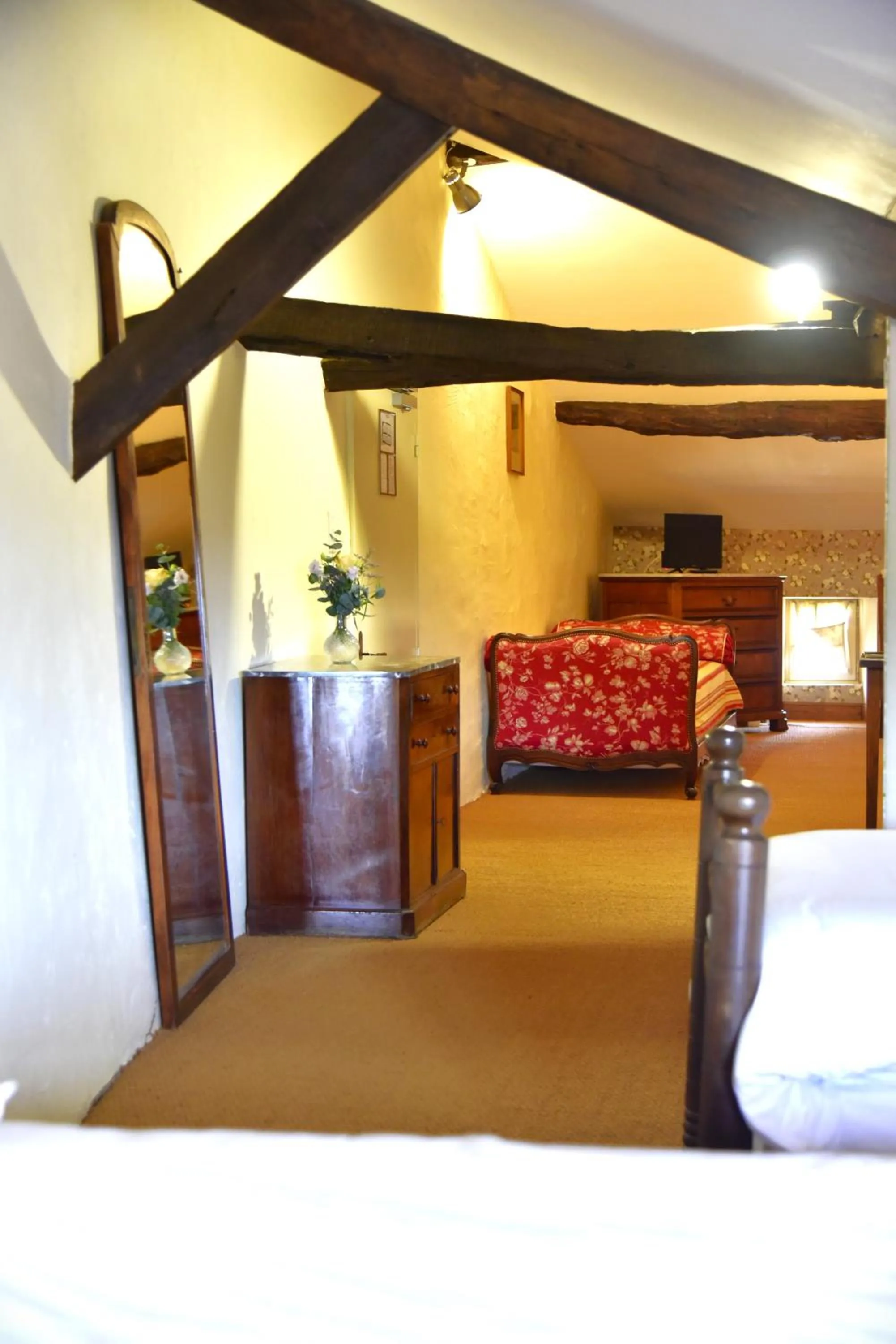 Photo of the whole room, Bed in Logis Hôtel Le Boudoir
