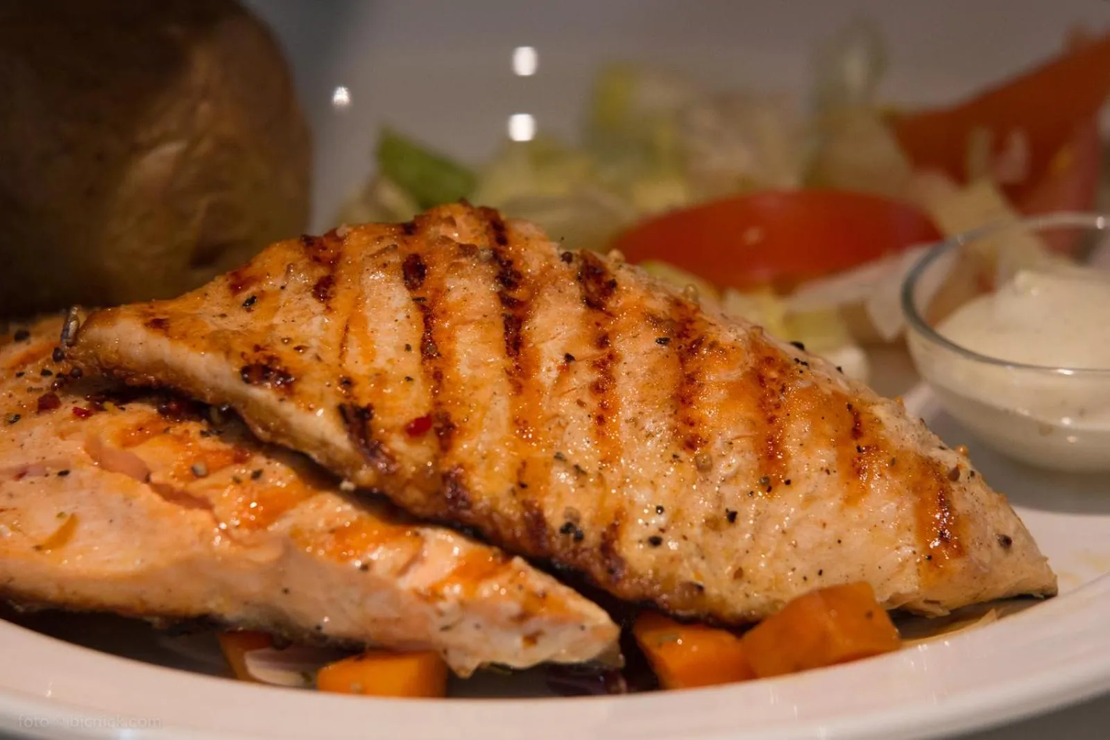 Restaurant/places to eat in Hunkubakkar Guesthouse